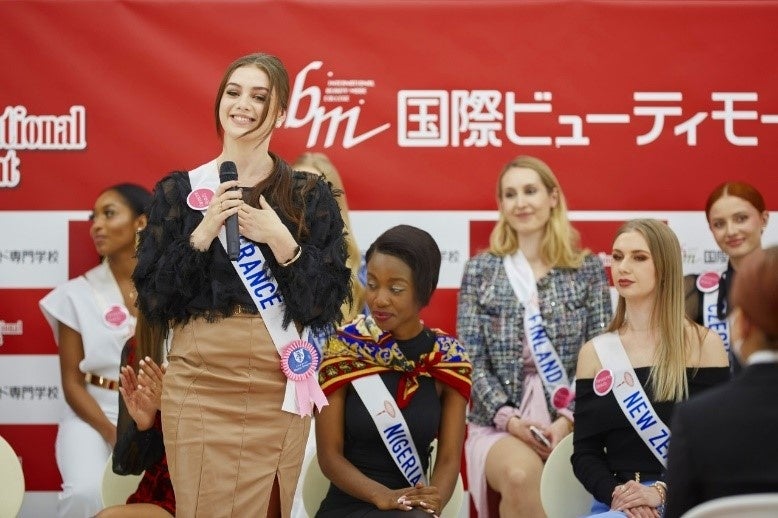 「美の秘訣」についてトーク