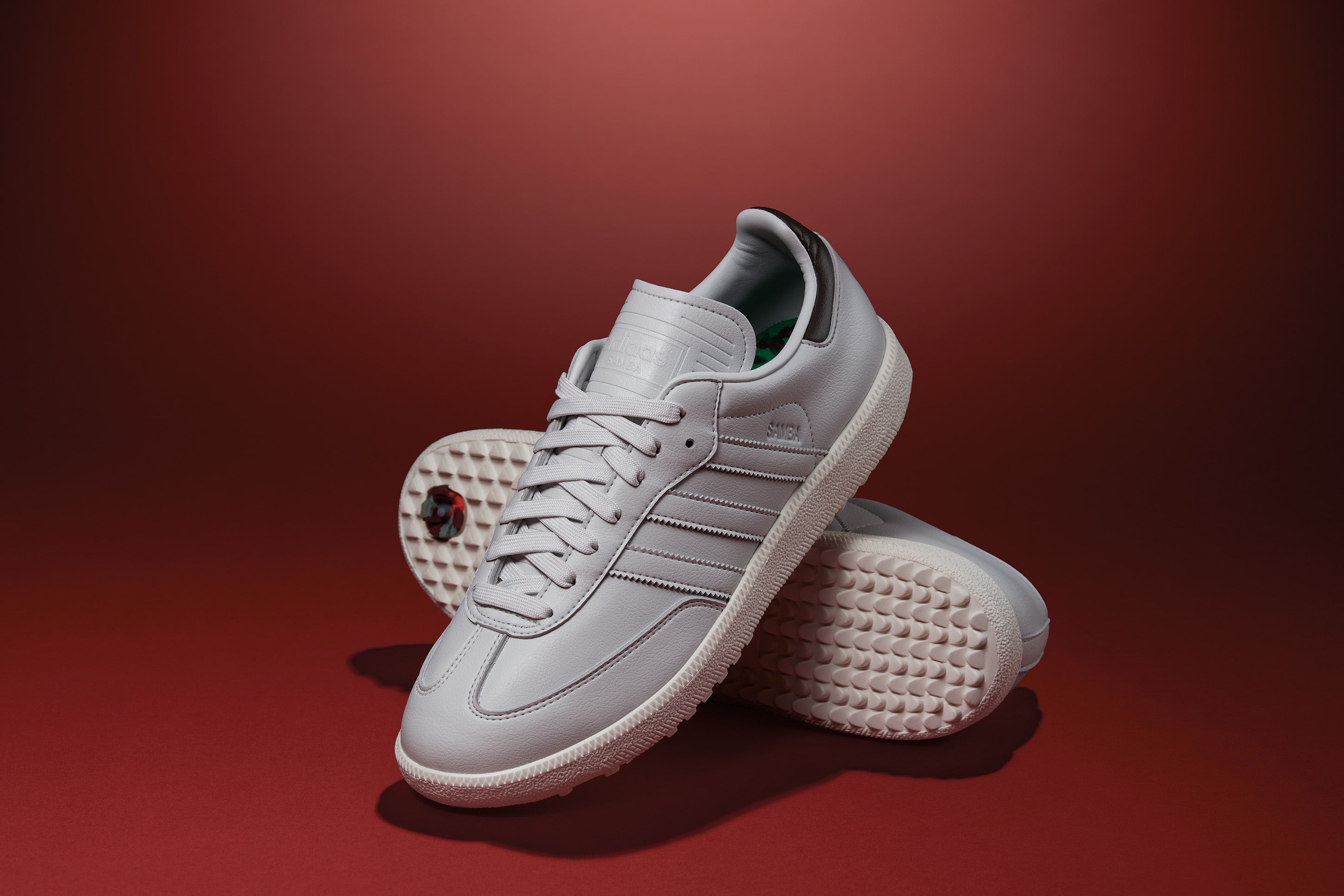 adidas ゴルフシューズ スタンスミス サンバ 定番の人気モデル「スタンスミス」と「サンバ」が再びゴルフ
