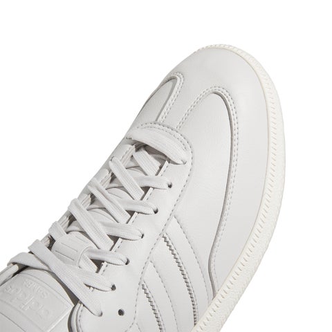 定番の人気モデル「スタンスミス」と「サンバ」が再びゴルフコースへ 定番の人気モデル「スタンスミス」と「サンバ」が再びゴルフコースへ