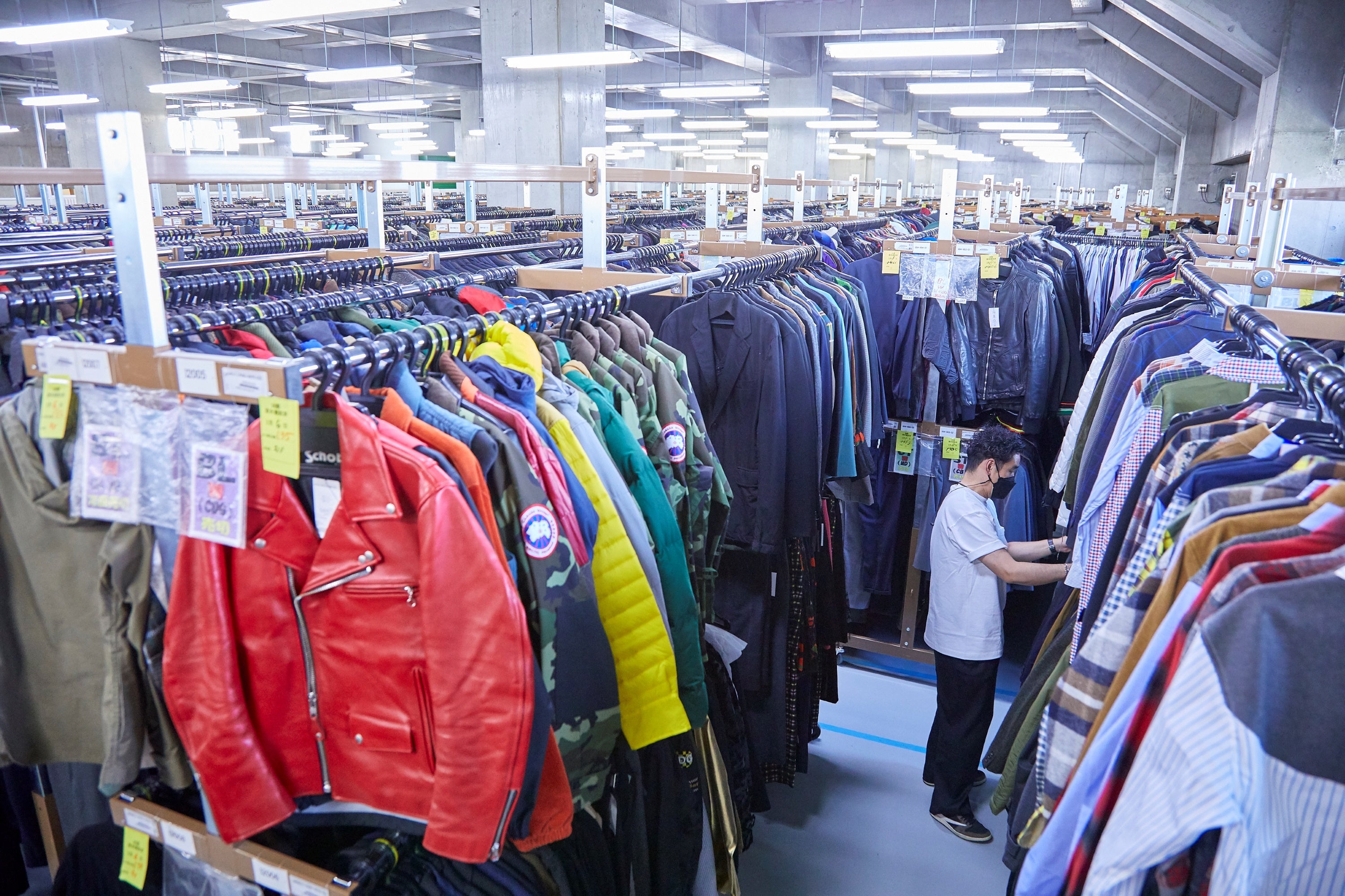 三田真一さん（RAGTAG倉庫にて）