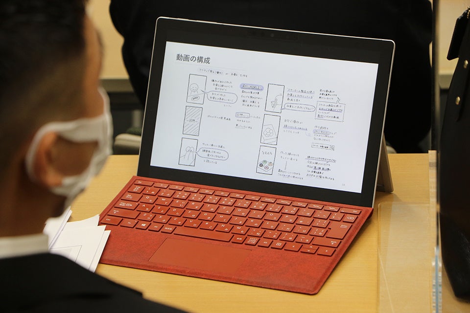 TikTok動画は学生が絵コンテから制作