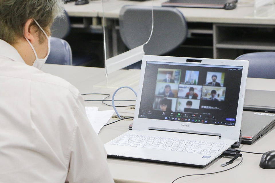 本番さながらのグループ面接