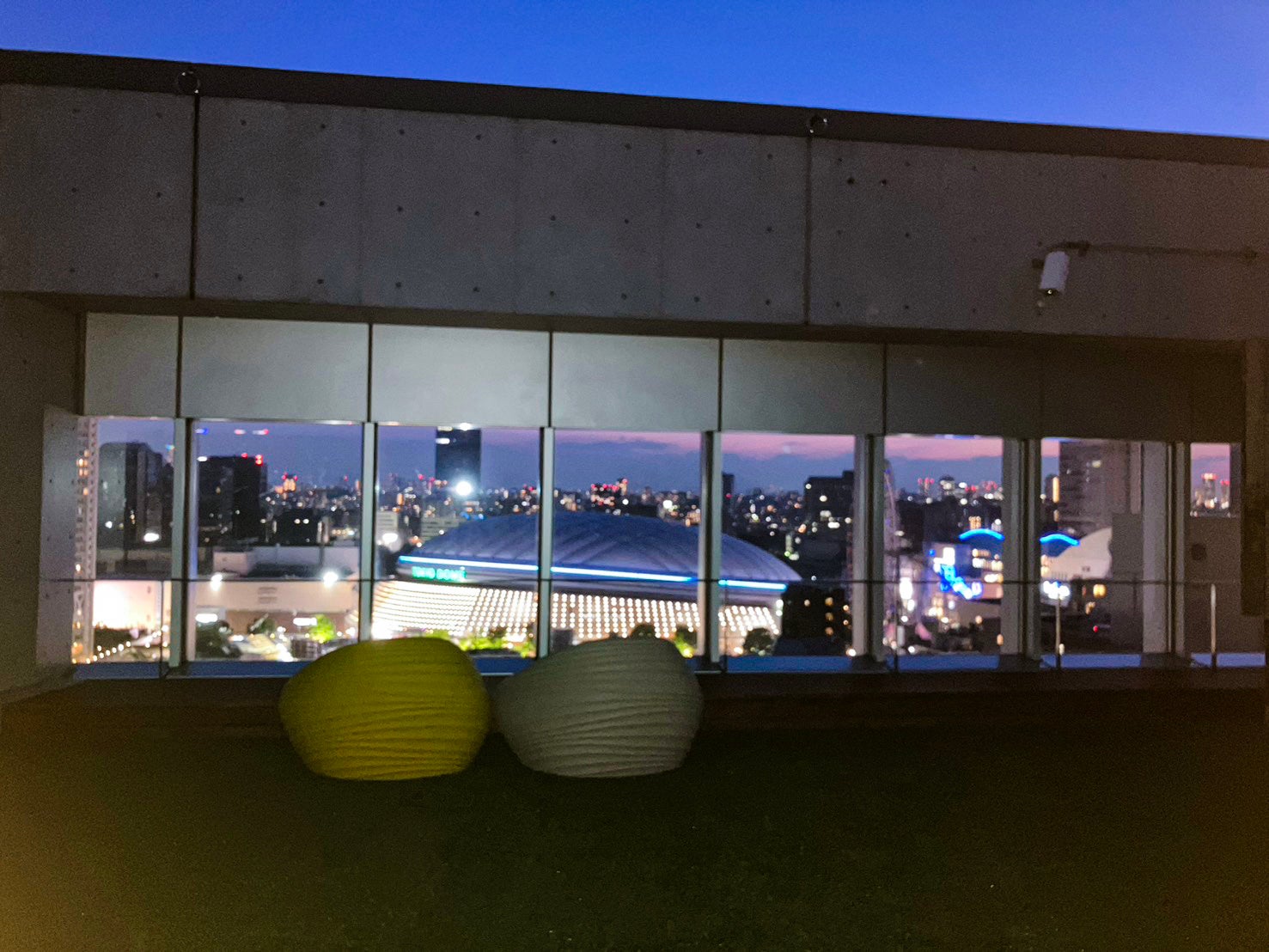 リニューアルした屋上からの夜景