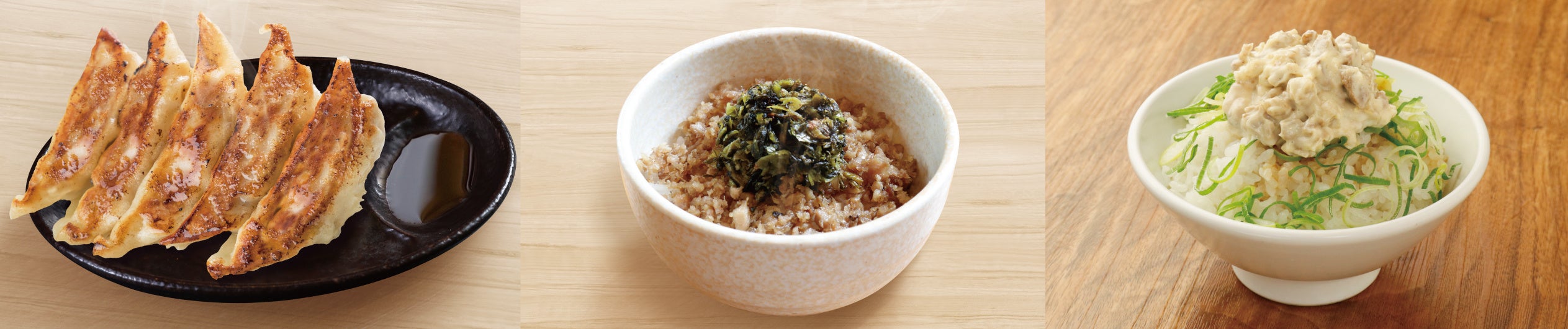  (左)餃子(5個)、(中)焼豚高菜丼、(右)チャーマヨ丼