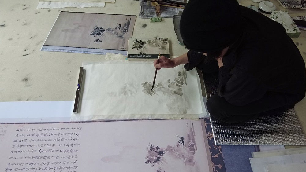 浅見貴子氏共同による国宝「「破墨山水図」の筆運び順検討の様子