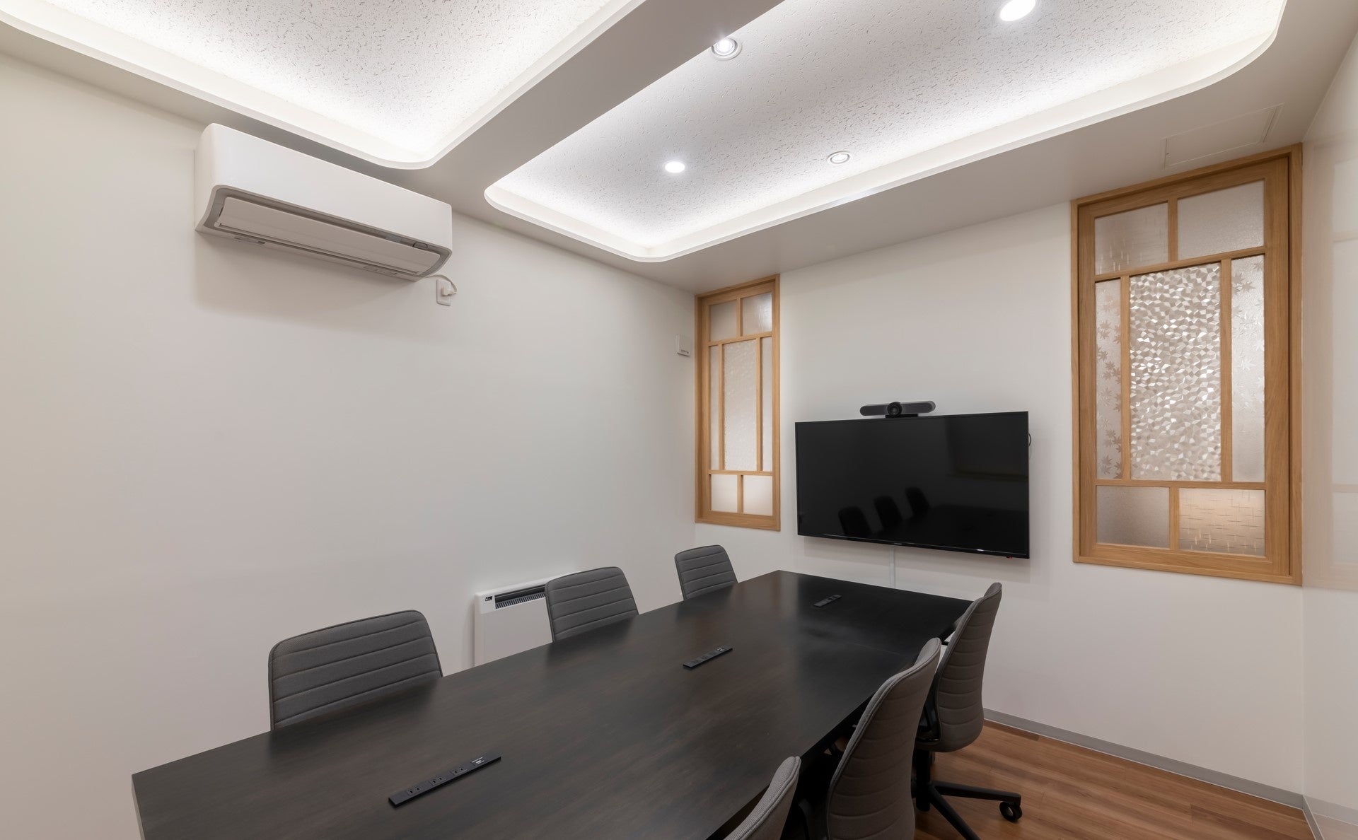 新拠点「ICT KŌBŌ® HAKODATE」 オフィス内会議室