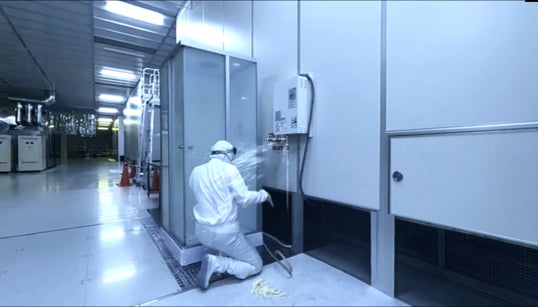 ホース交換VR イメージ図  ©TOPPAN INC.