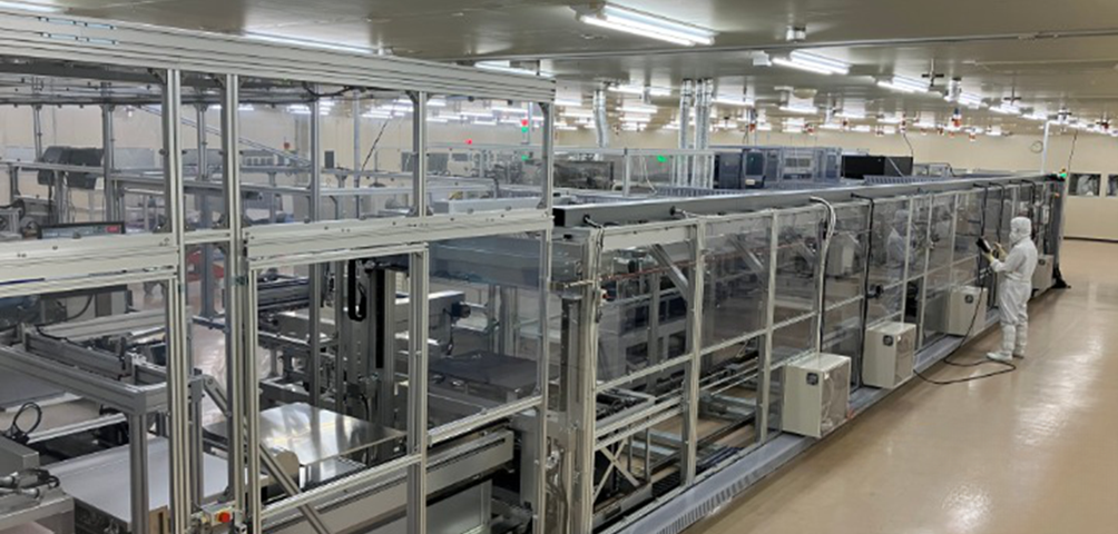 高知工場に導入したCCM MEA生産設備 © TOPPAN INC.