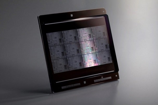 半導体用フォトマスクの例 © TOPPAN INC.