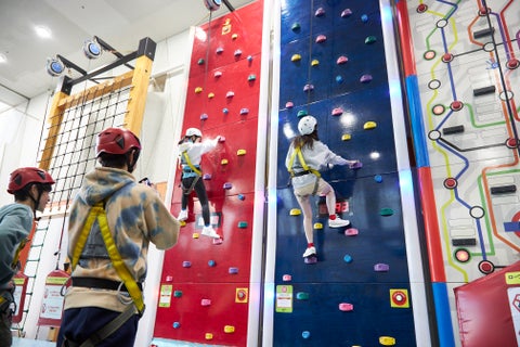 寒い冬も楽しめる!トランポリンやクライミングで思い出作り! 寒い冬も楽しめる!トランポリンやクライミングで思い出作り!