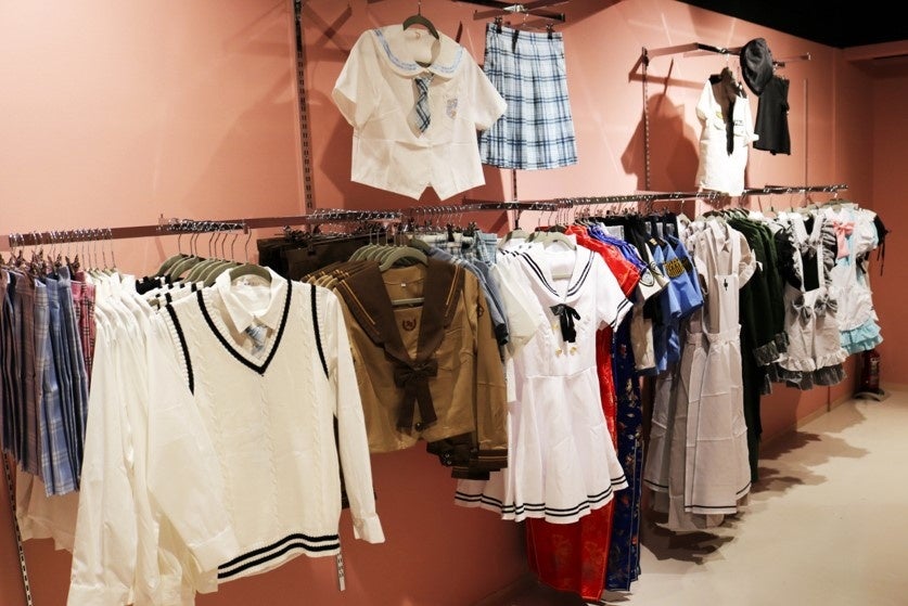 岡本信彦さんの声を耳元で体感するお化け屋敷アトラクション 戦慄教室 大阪 Namco Hep Five 店 に期間限定オープン 7月29日 金 から バンダイナムコアミューズメントのプレスリリース 岡本信彦さんの声を耳元で体感するお化け屋敷アトラクション 戦慄教室 大阪 Namco Hep Five 店 に期間限定オープン 7月29日 金 から バンダイナムコアミューズメントのプレスリリース