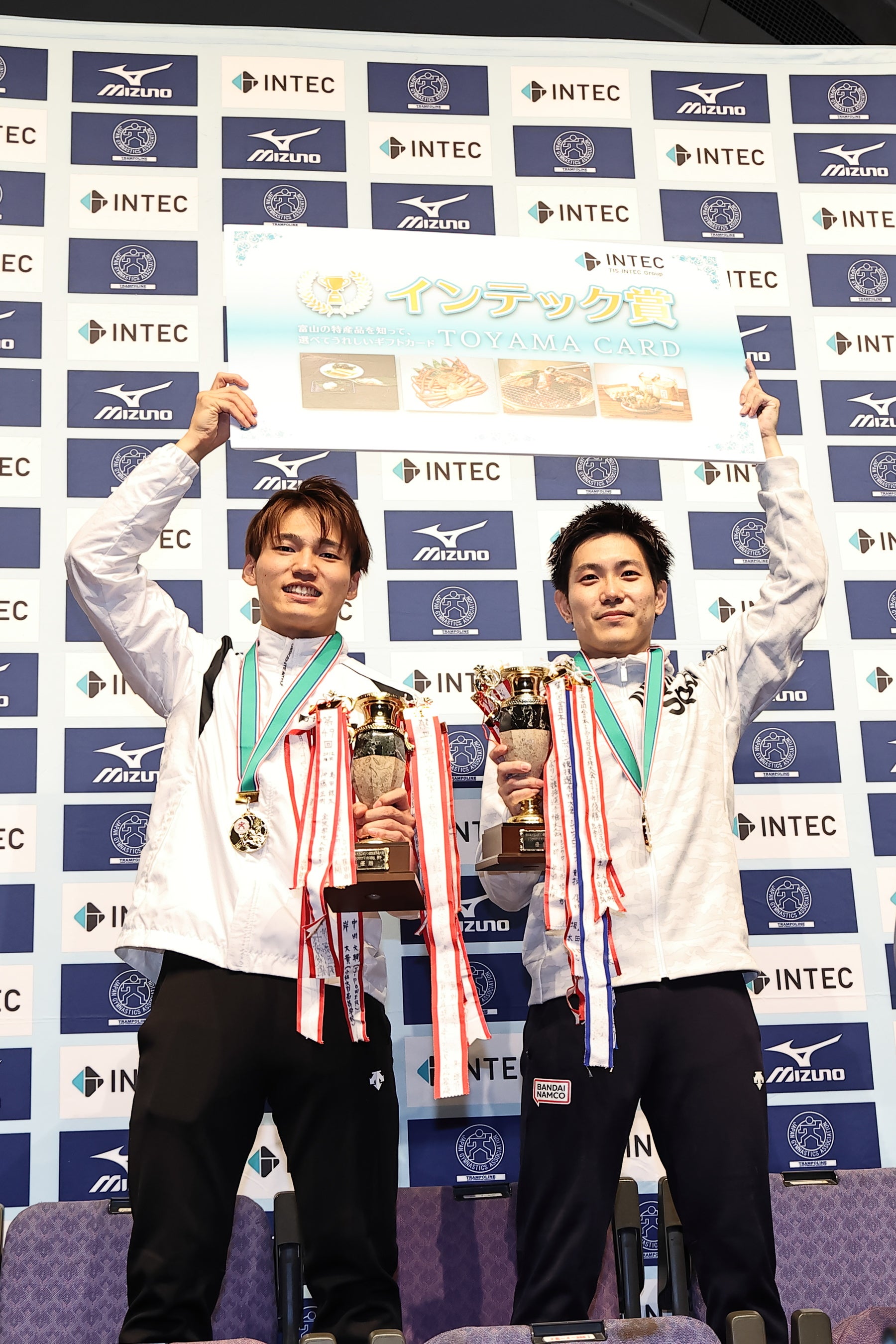 　▲左から野村選手、堺選手