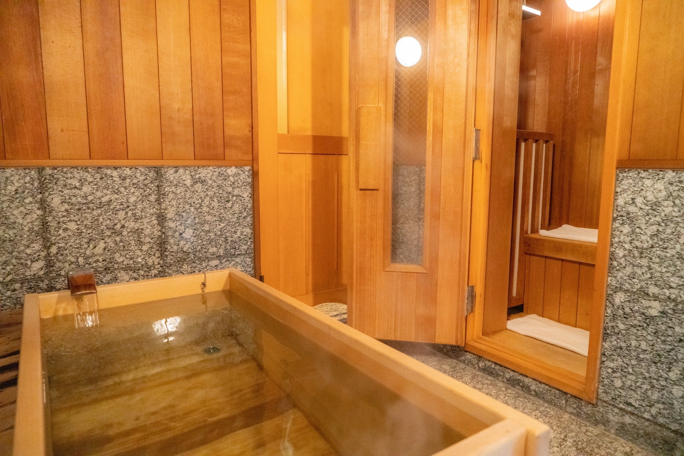 1室限定特別和室のプライベートサウナと水風呂