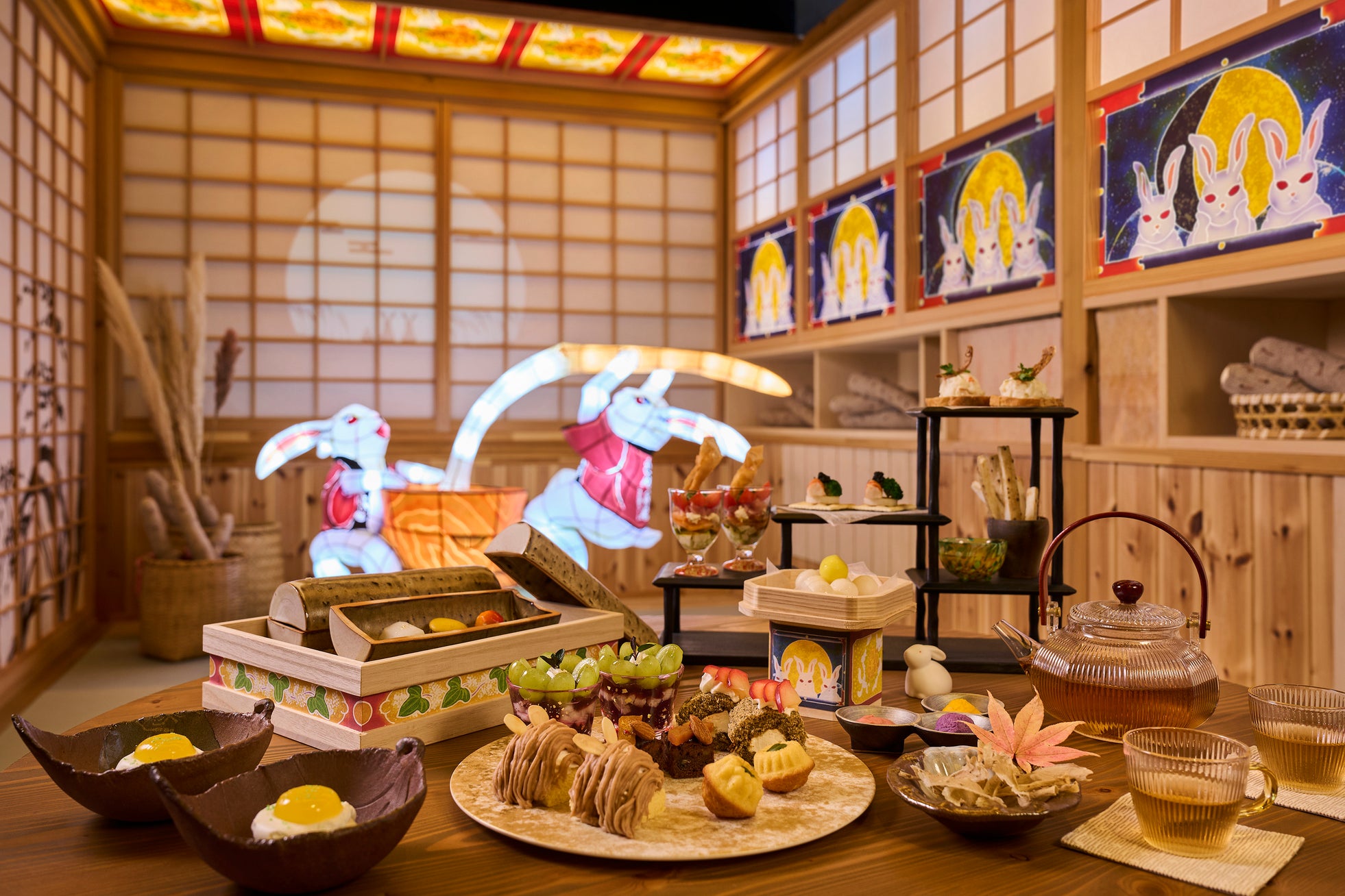 【青森屋】十五夜の別名「芋名月」にちなみ、青森の秋の味覚「長芋」を用いた15品が楽しめる「まんどろお月見アフタヌーンティー」提供