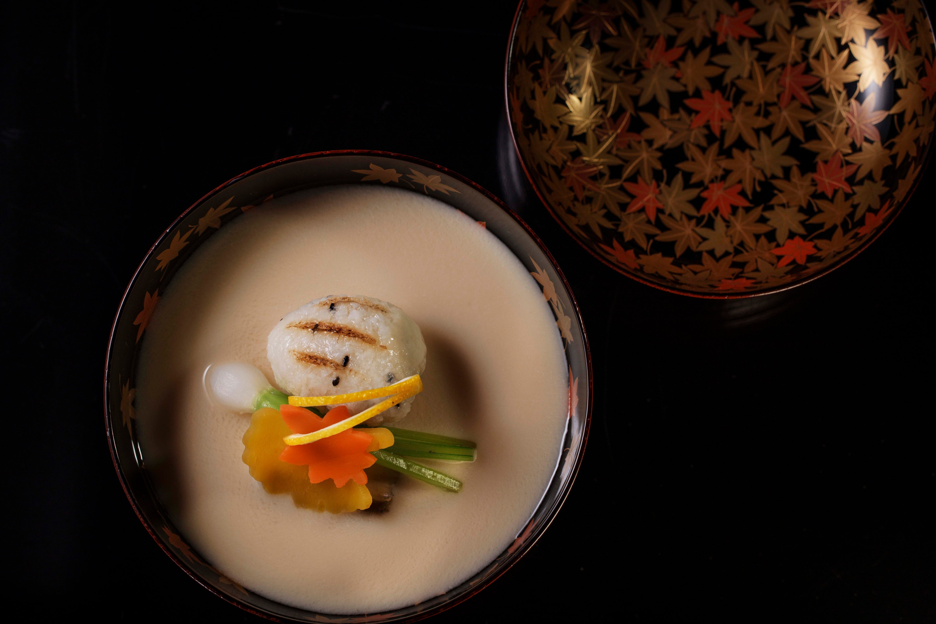 【星のや軽井沢】鮑やトリュフなどの高級食材と、信州ならではの山の食材を掛け合わせた「山の懐石」初冬限定メニュー提供開始