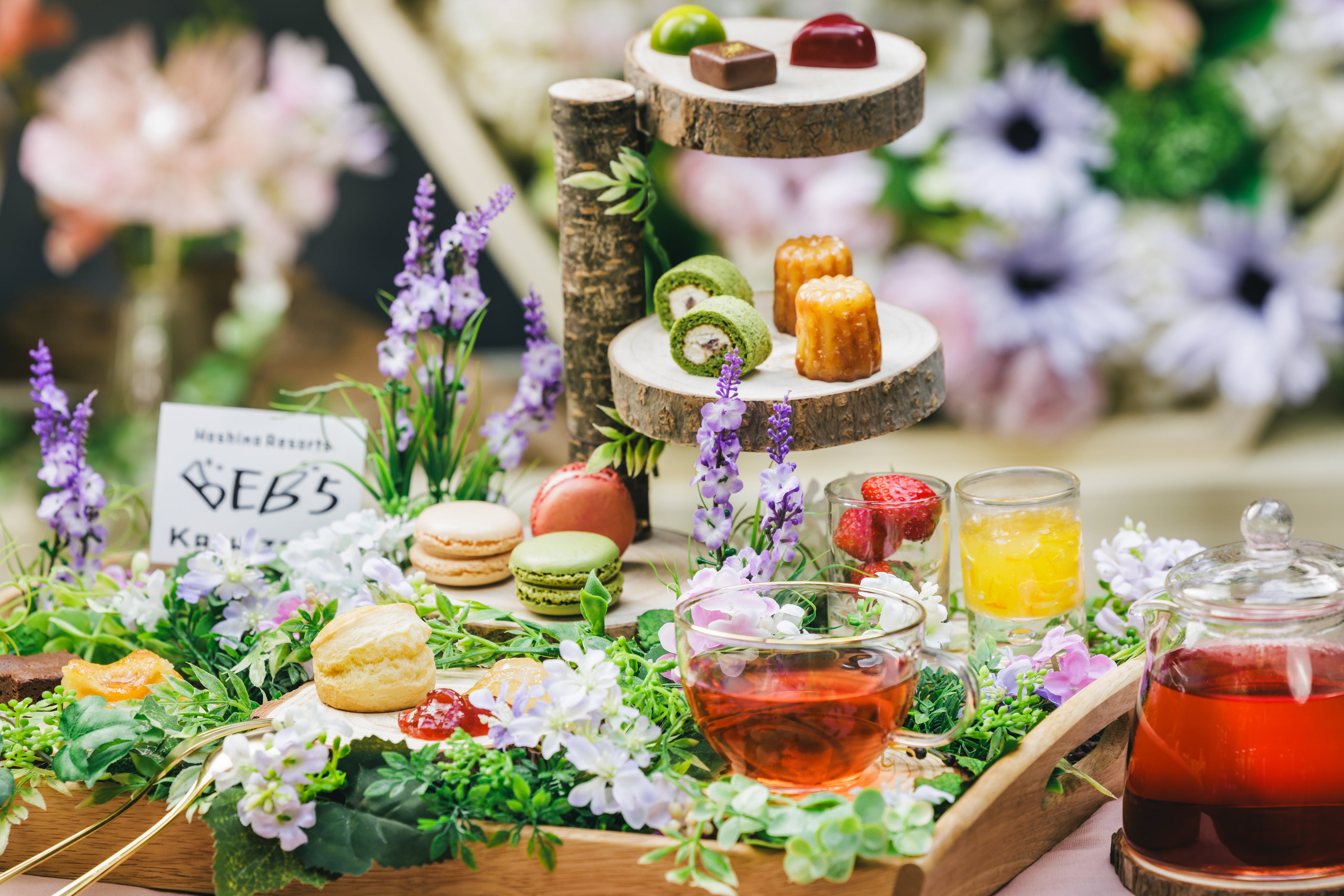 星野リゾート BEB5軽井沢】 見上げてもスイーツ！？春を感じるお花が