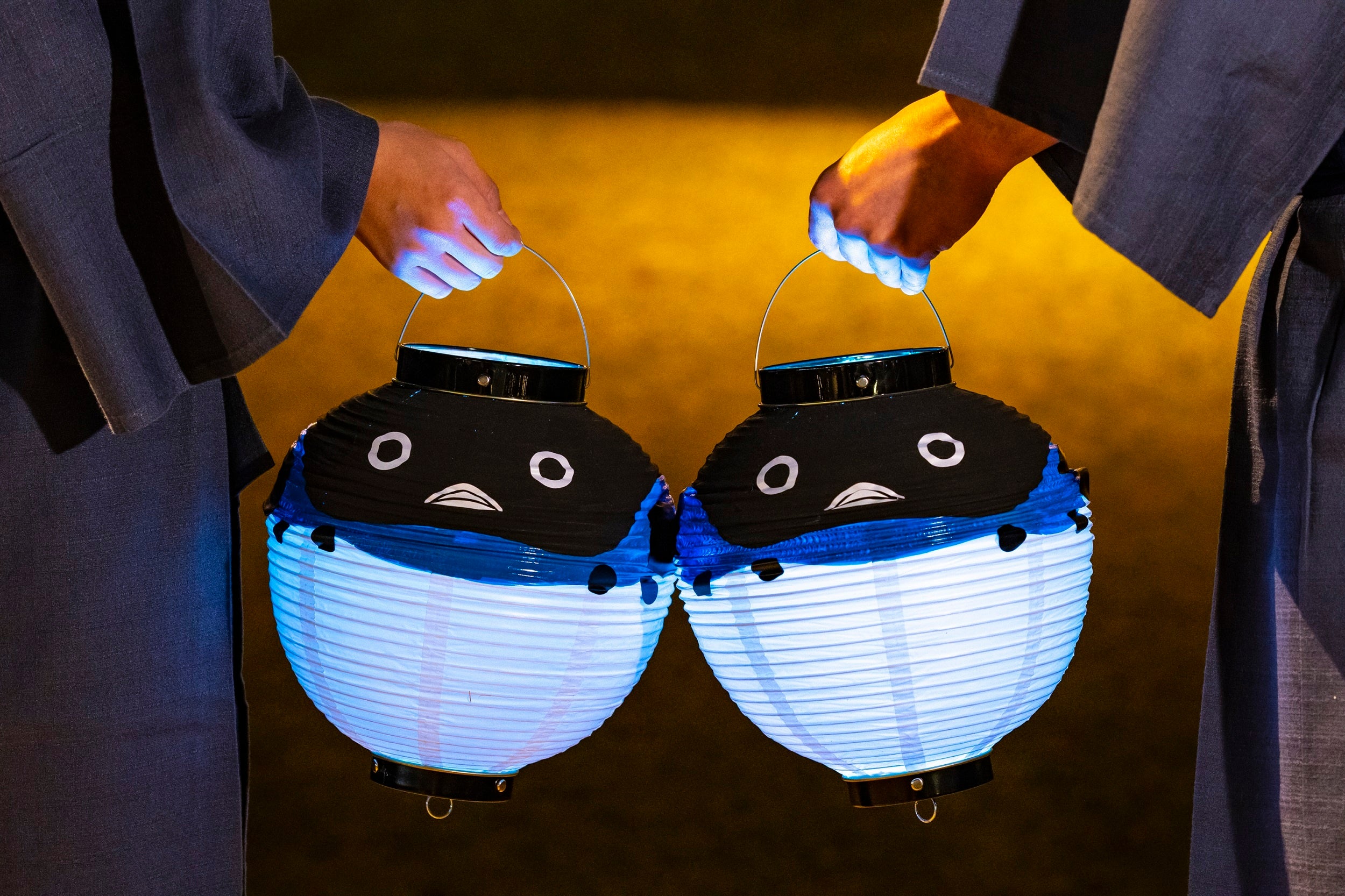 OMO7大阪 by 星野リゾート】100個のふぐ提灯が夜空に浮かぶ！大阪の