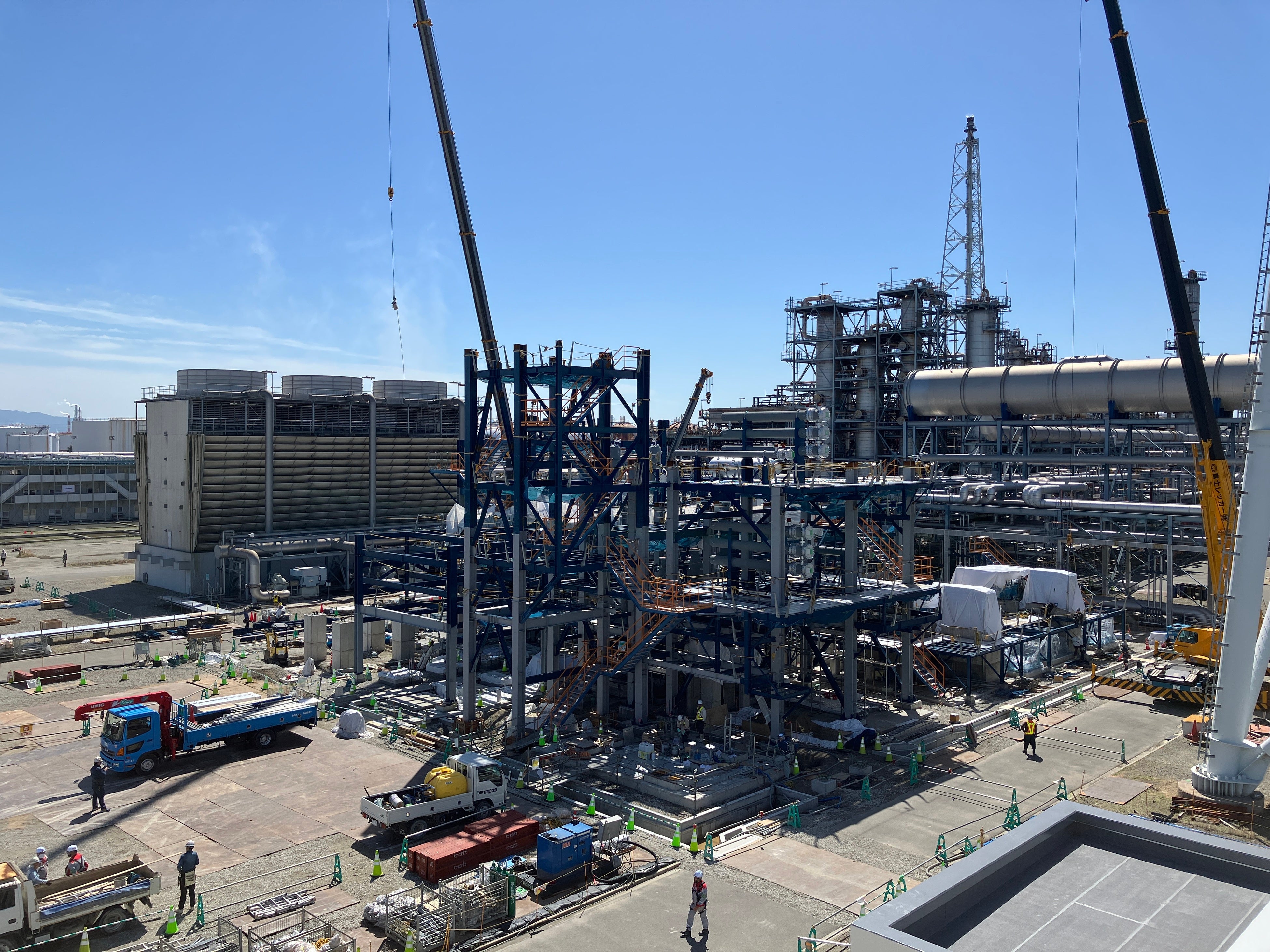 建設中のSAF製造装置