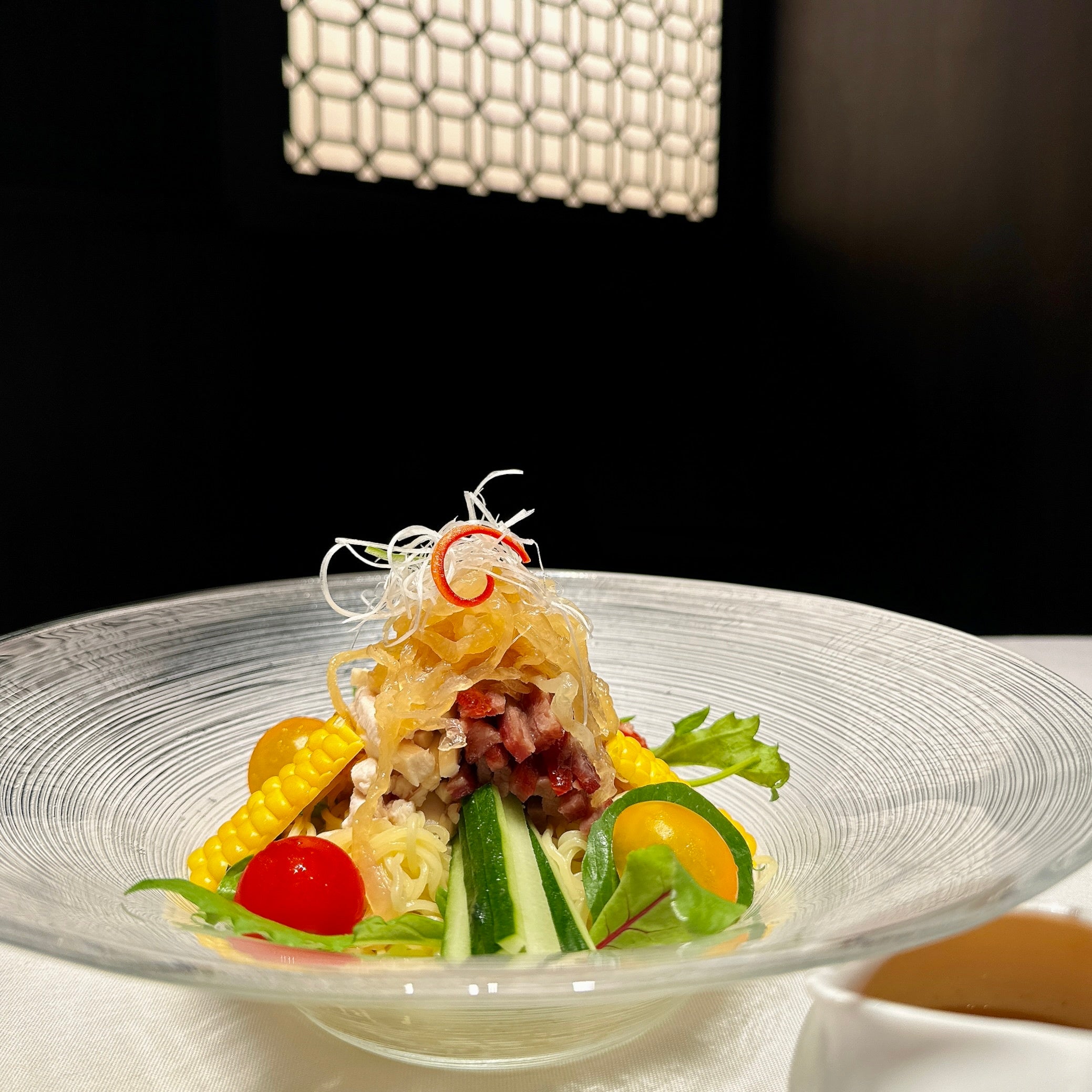 赤坂璃宮 銀座店「自家製釜焼き叉焼と蒸し鶏の冷麺」