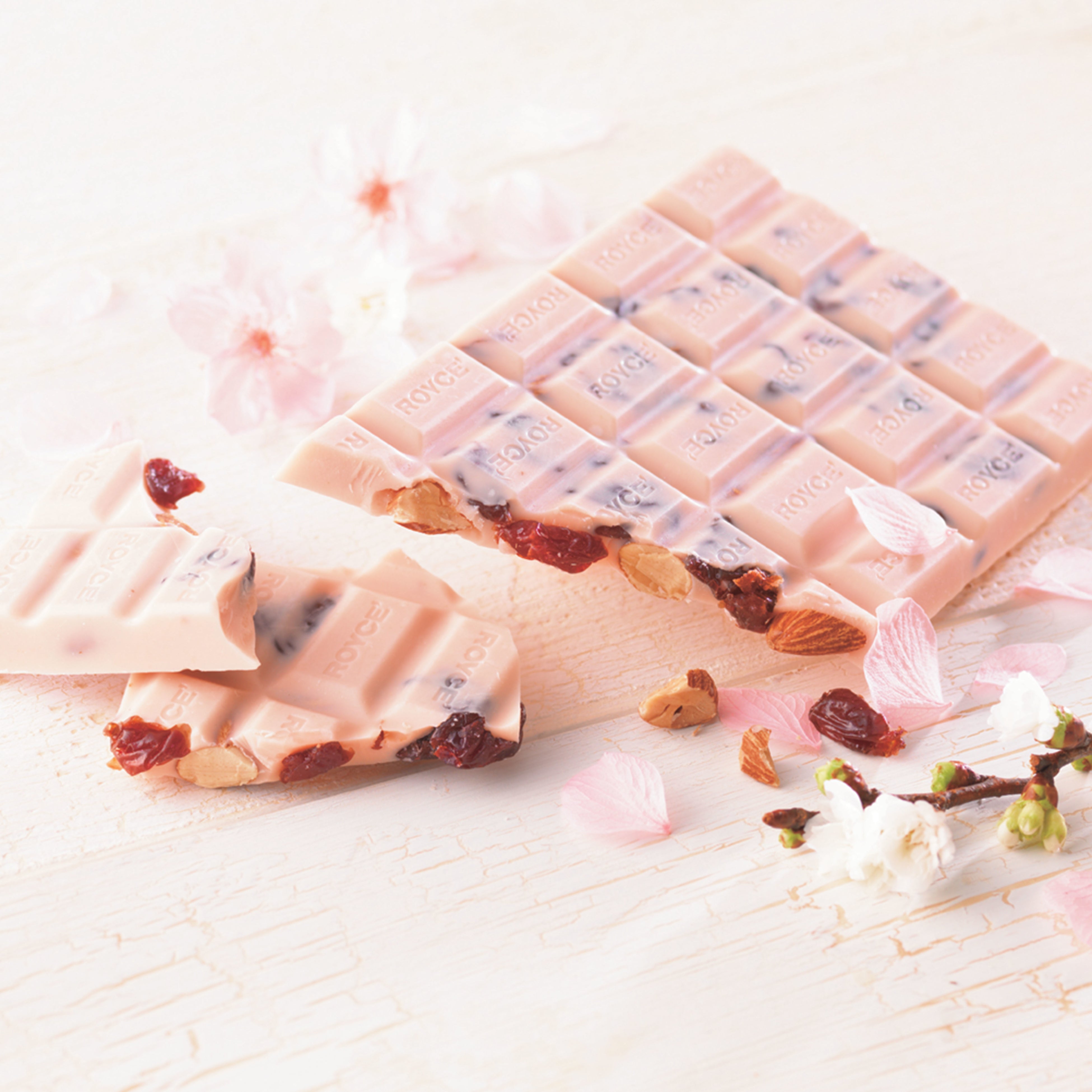 ロイズ】“桜”のチョコレートでお花見を。桜香るスイーツを2月16