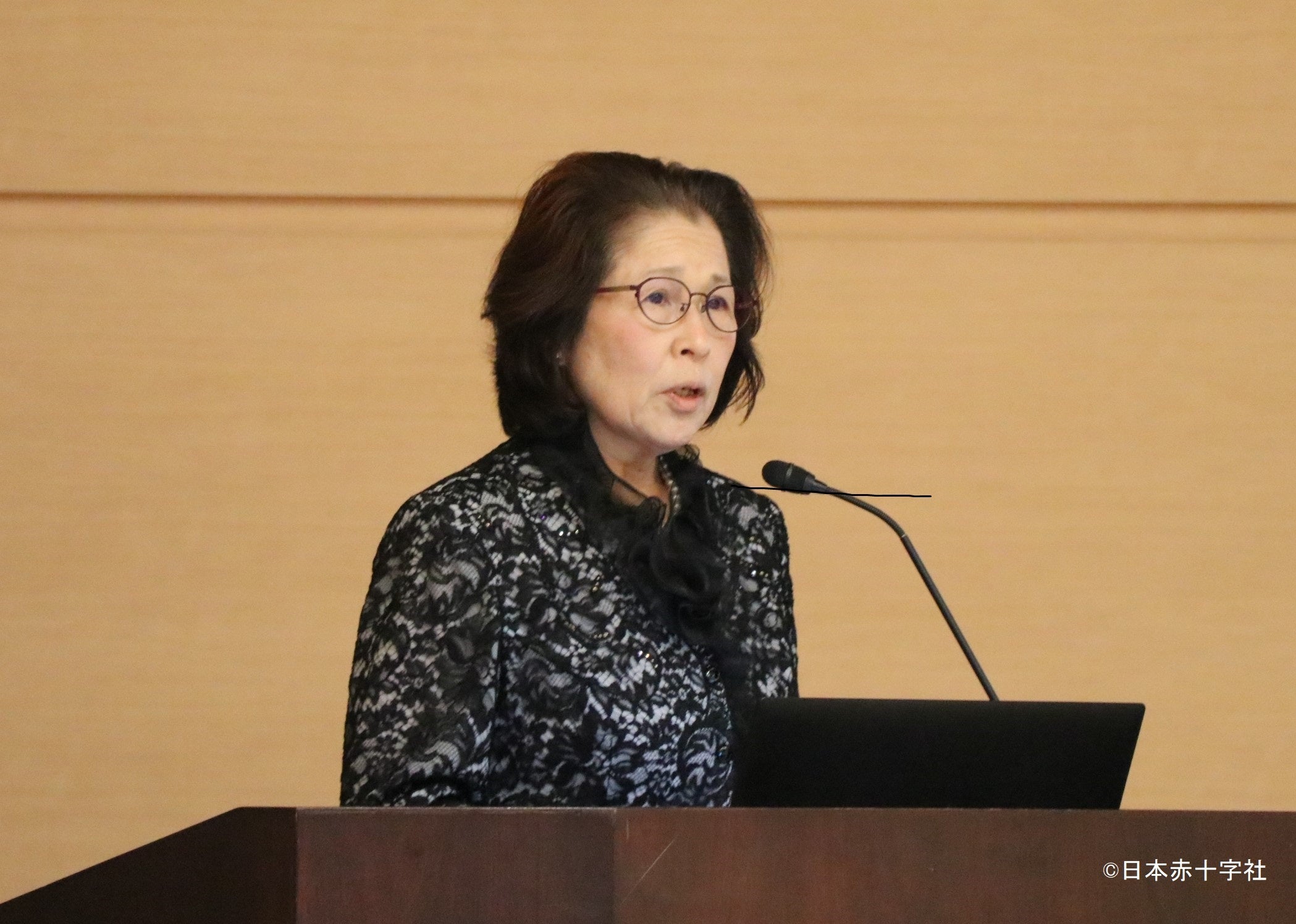 災害救護研究所への期待について話す山本あい子氏