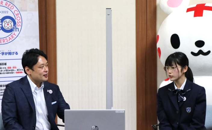 左：JRC指導者　松尾一志先生（佐賀県立神埼高等学校教諭） 右：岡田結さん右：岡田結さん