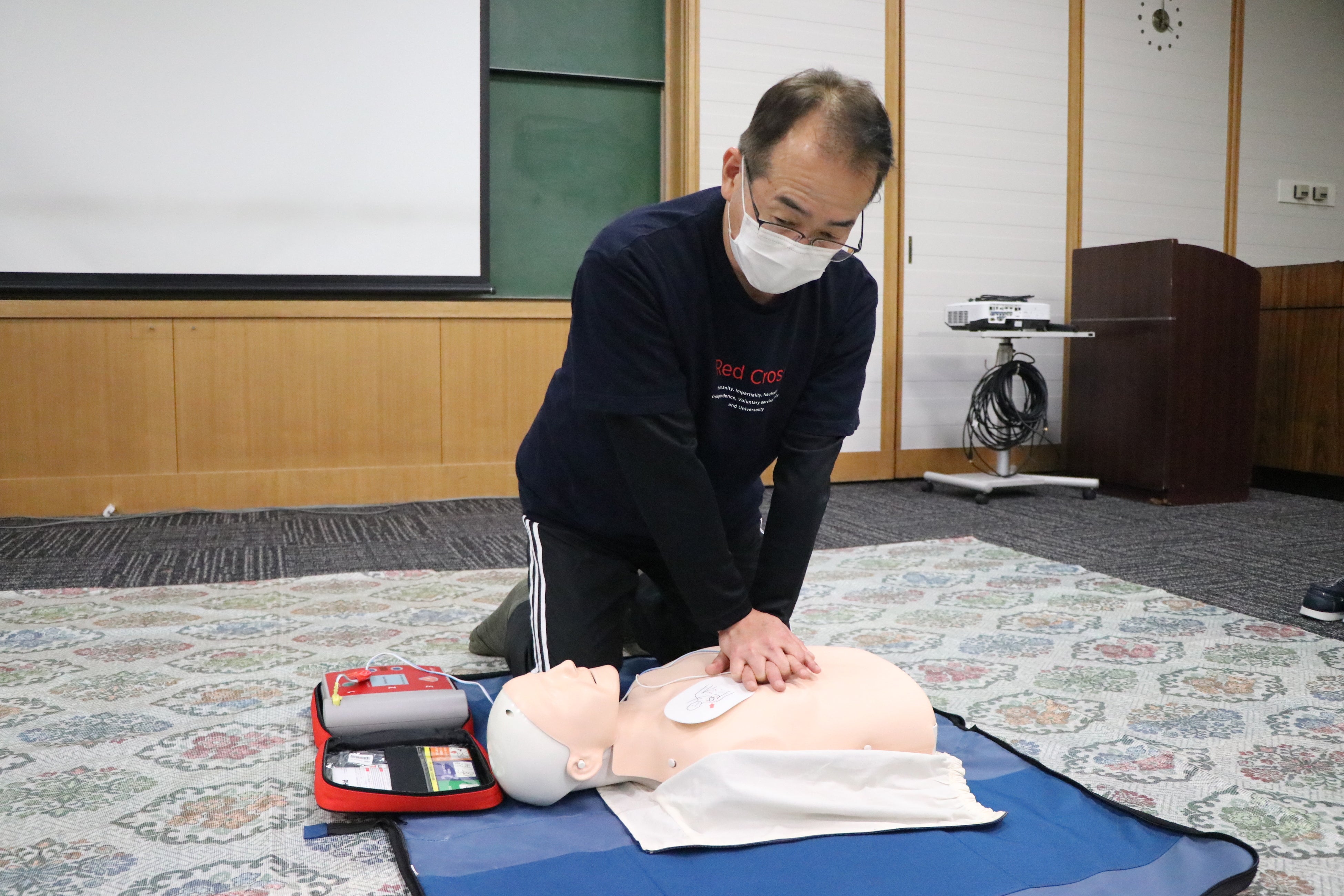 一次救命処置を行う大林紀雄さん