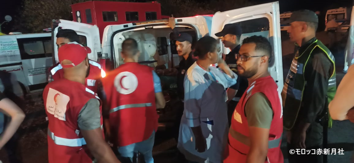 重症者の搬送を行うボランティア