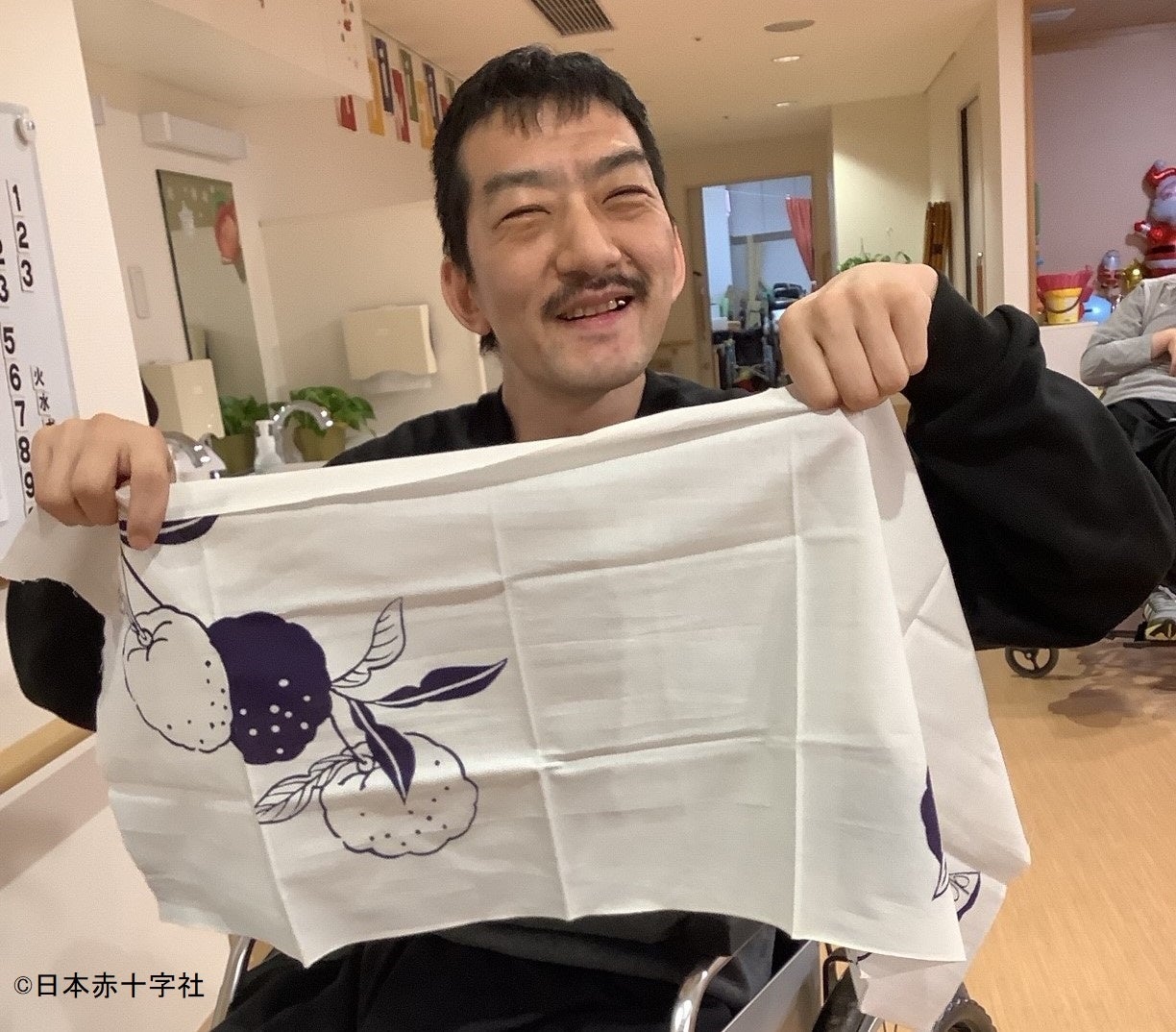 「ありがとうございます。大切に使います」 金山 博さん（48歳） （日本赤十字社総合福祉センター：東京都）