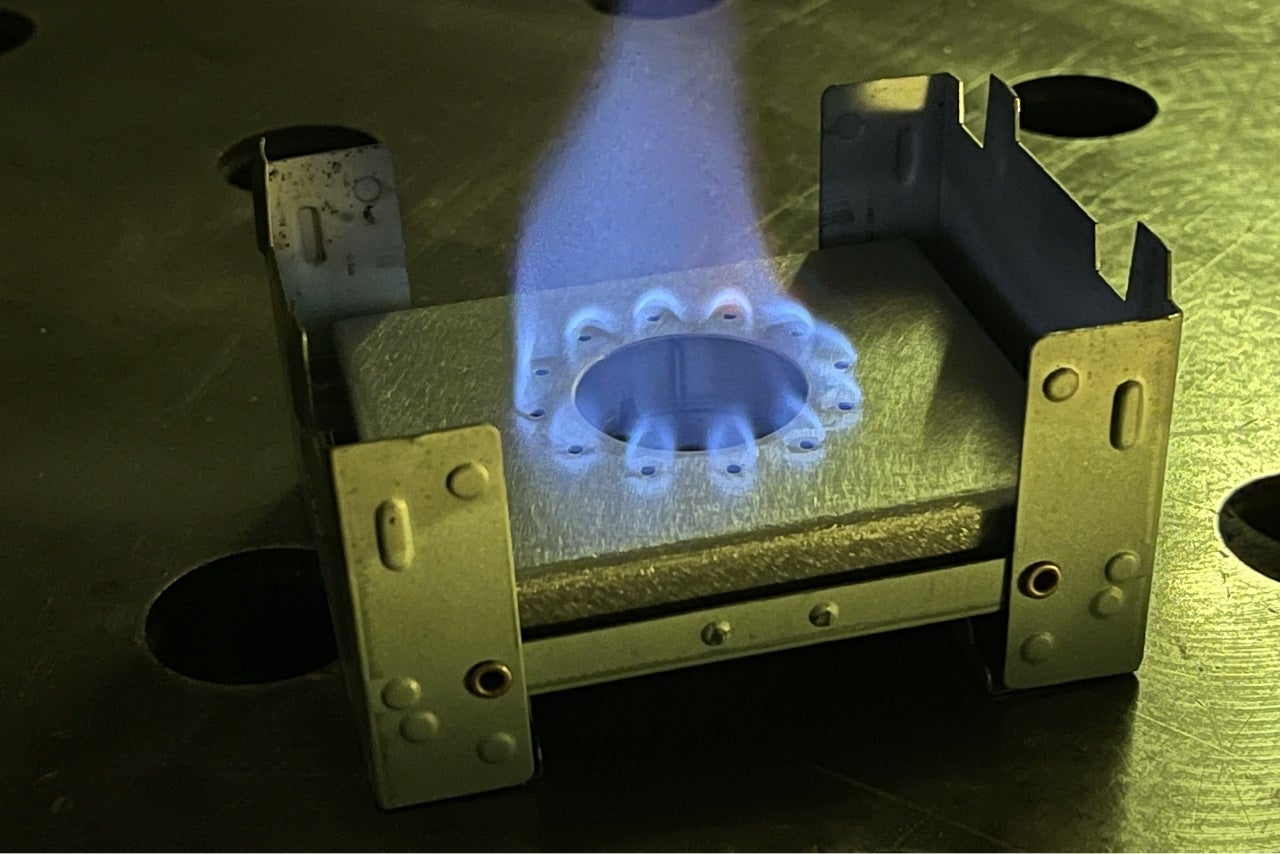 セイコー（愛知県小牧市）​　小型アルコールストーブ・​鉄板​「鍛冶屋の頓珍漢」シリーズ