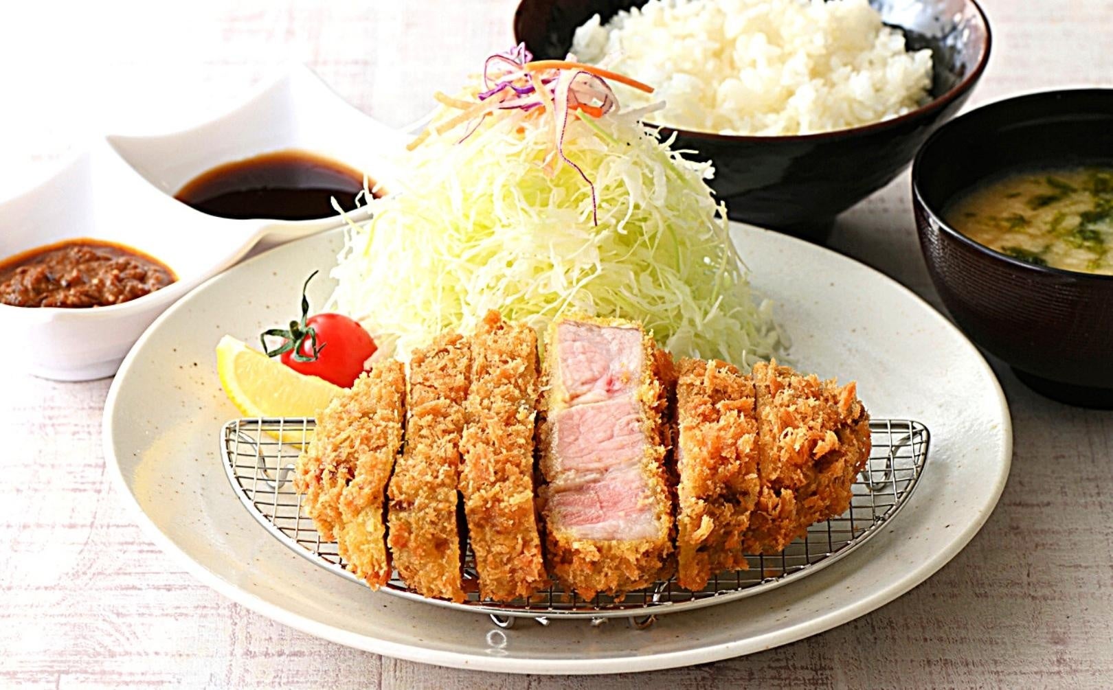 フジヤマポークカツ(二合目)定食 税込1,490円