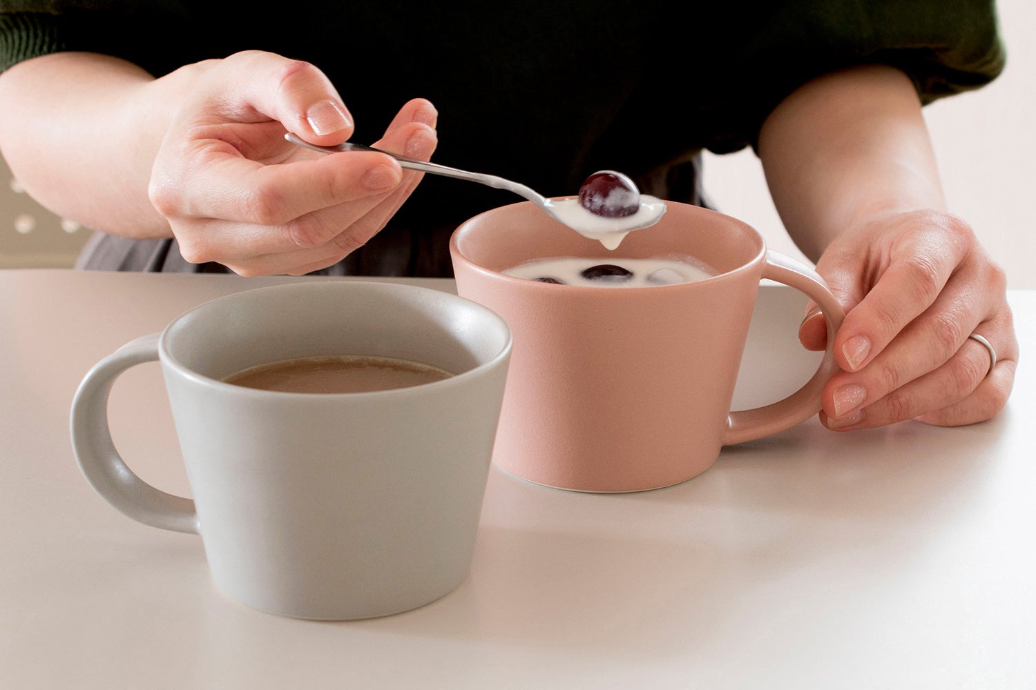 布袋寅泰 35周年記念 マグカップ2個と小皿セット 布袋寅泰 35周年記念 マグカップ2個と小皿セット 【値下げ不可