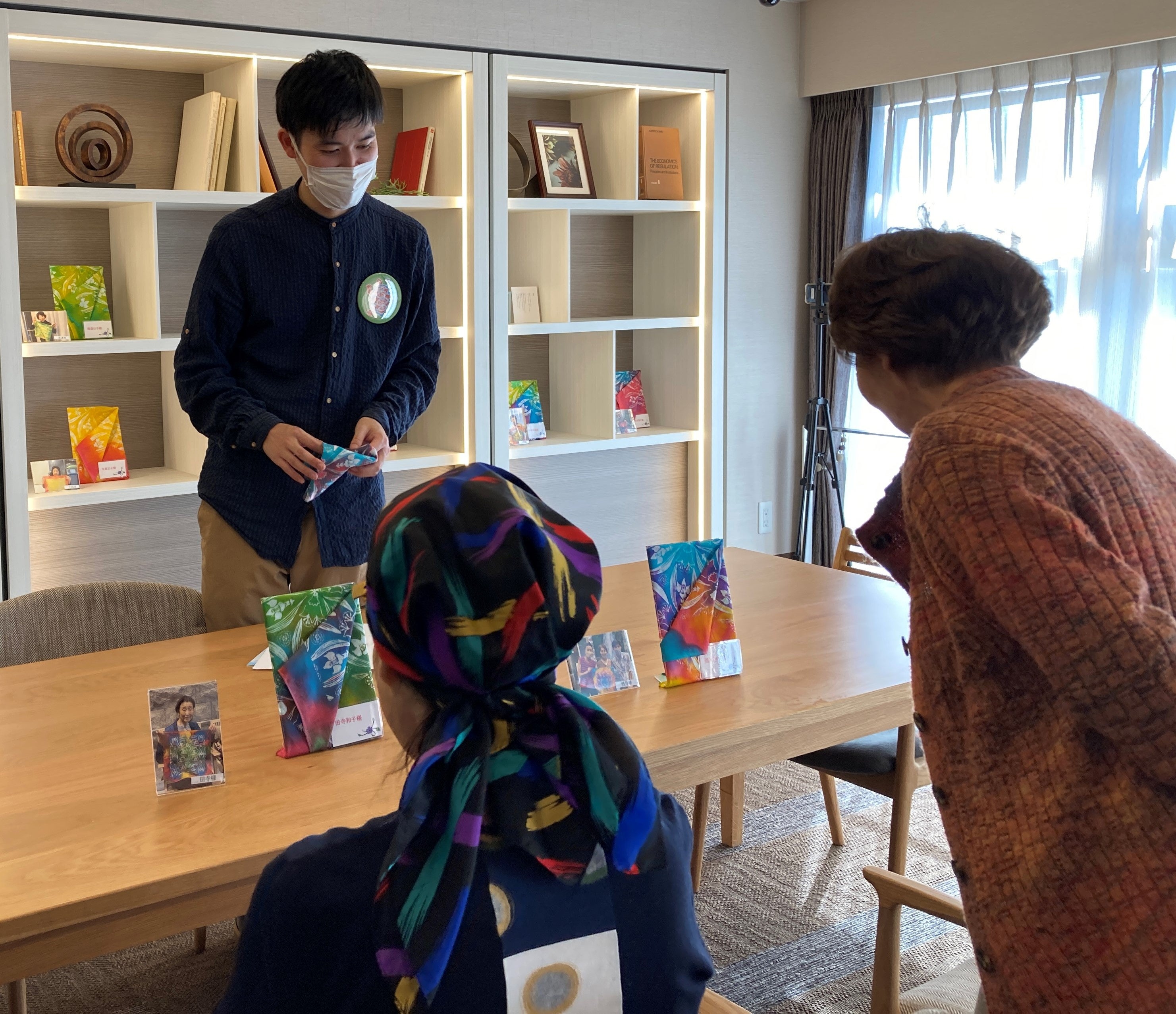 入居者と若手アーティスト