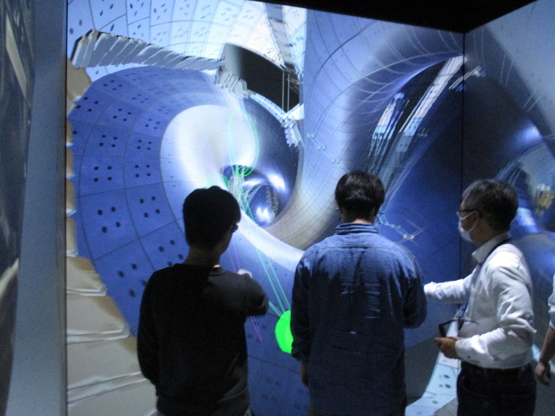 CAVEシステムの写真(写真提供元:核融合科学研究所)