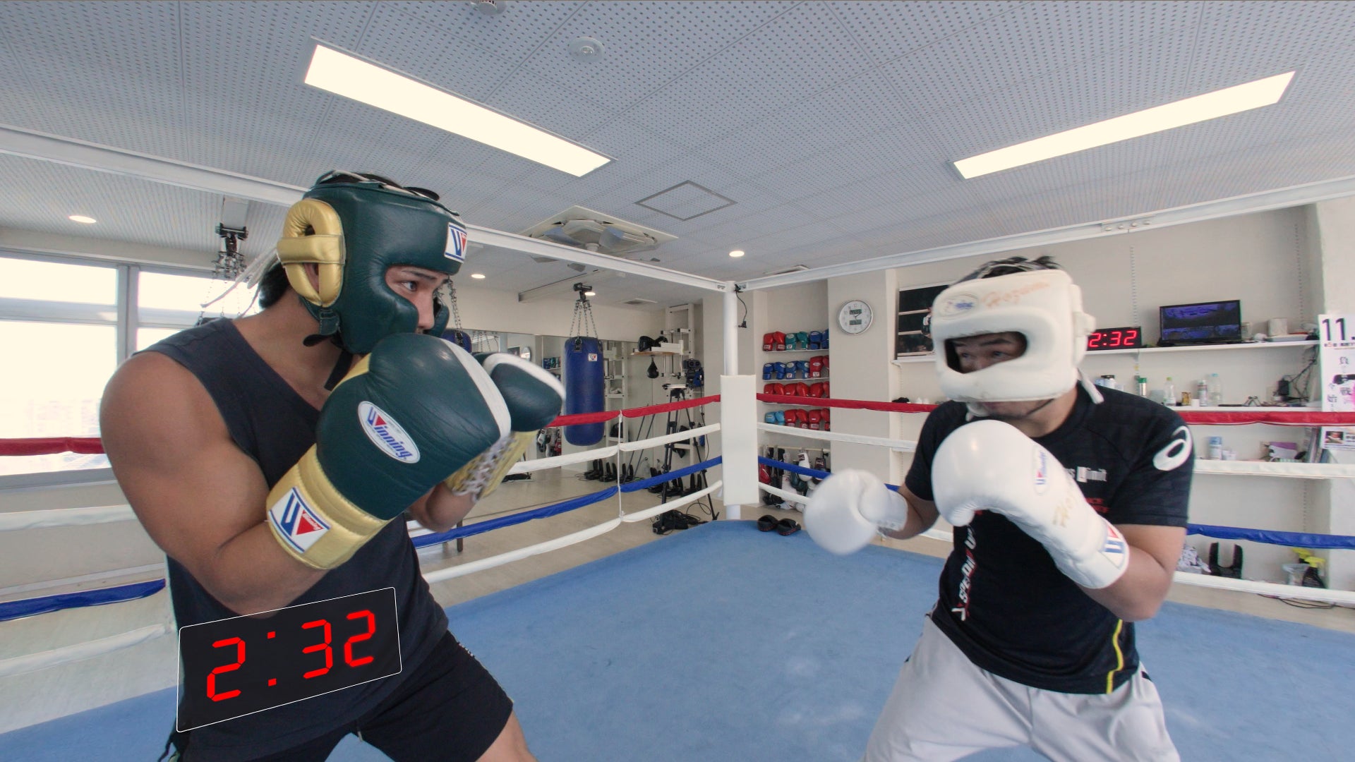 VR BOXING×長谷川穂積』大迫力のボクシング180°VR映像をBlinkyで独占 VR BOXING×長谷川穂積』大迫力のボクシング180°VR映像をBlinkyで独占