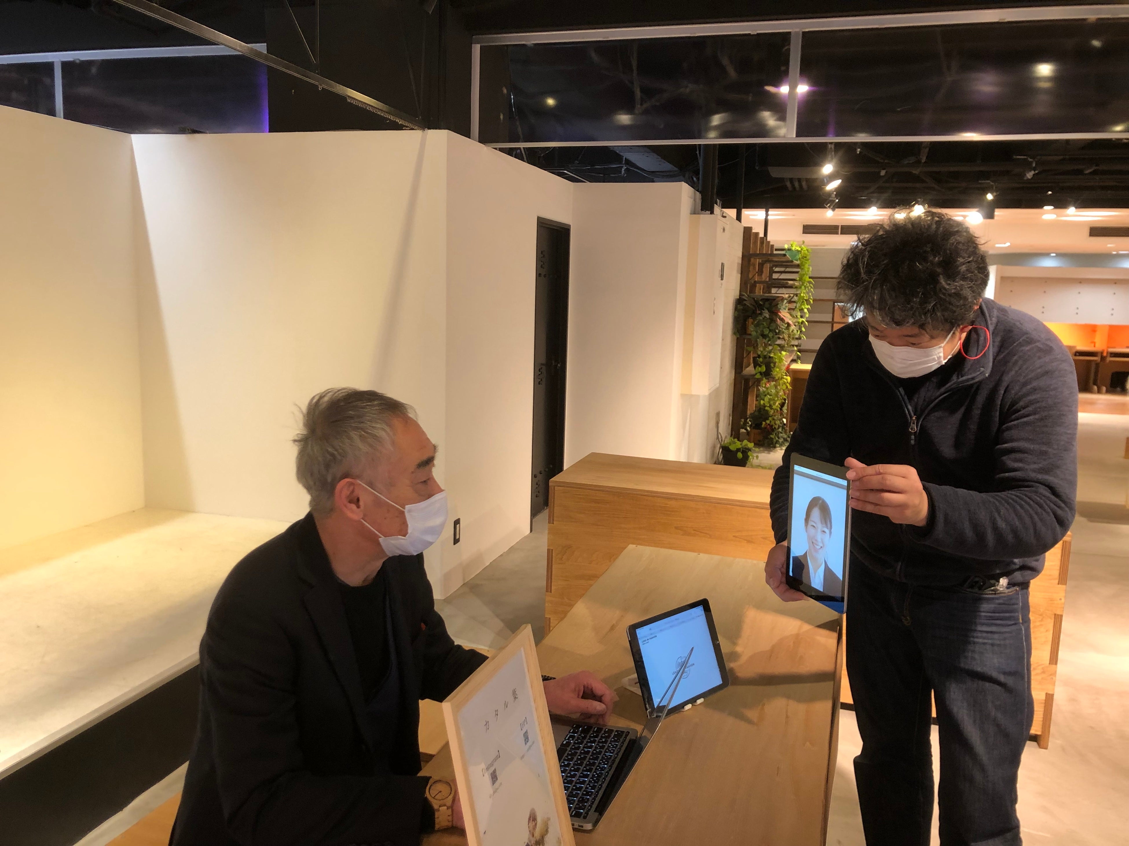 参加する女子学生のイメージ