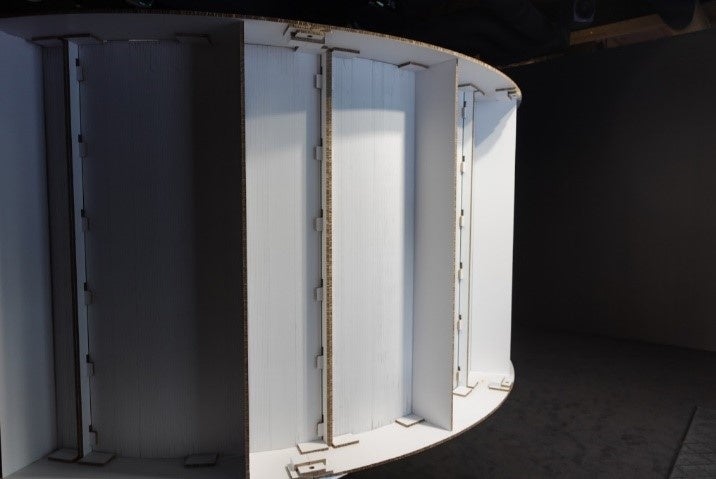 紙素材で構成された什器