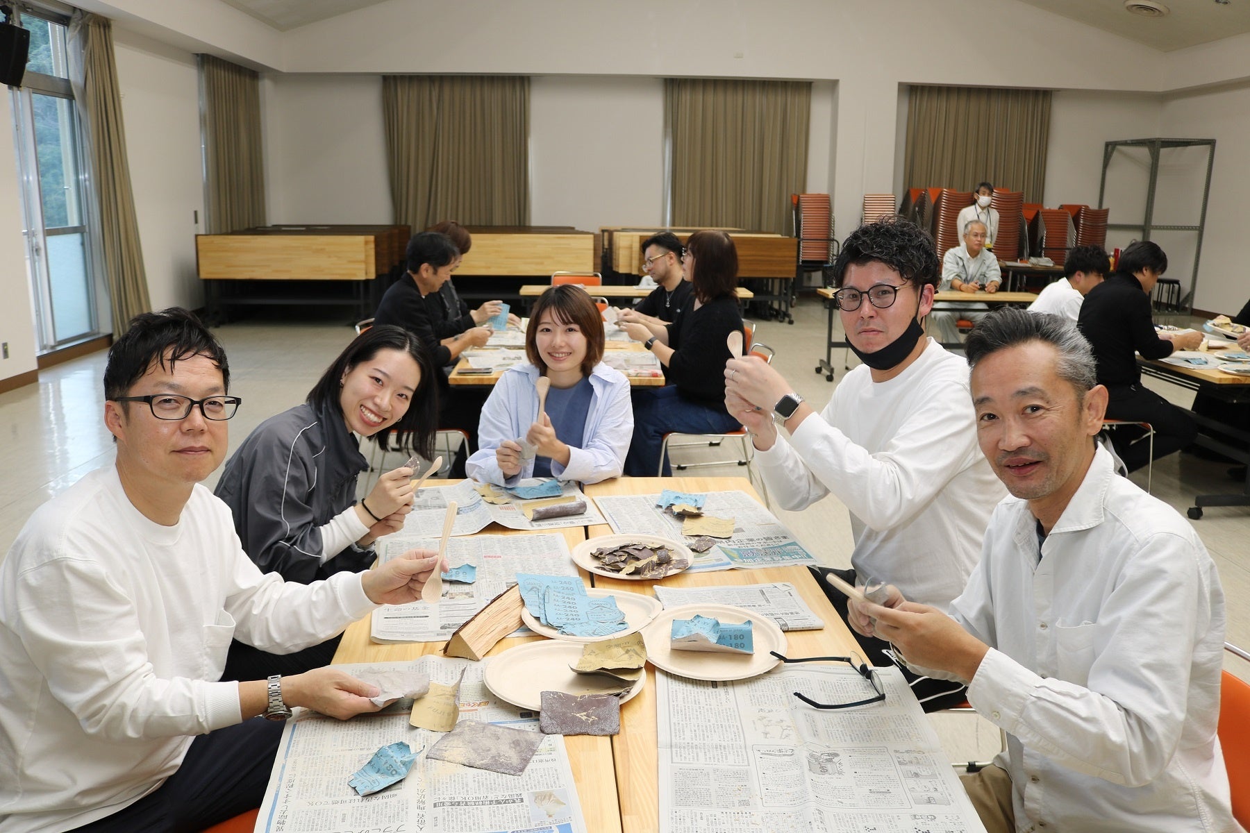 木製スプーンを製作するワークショップ