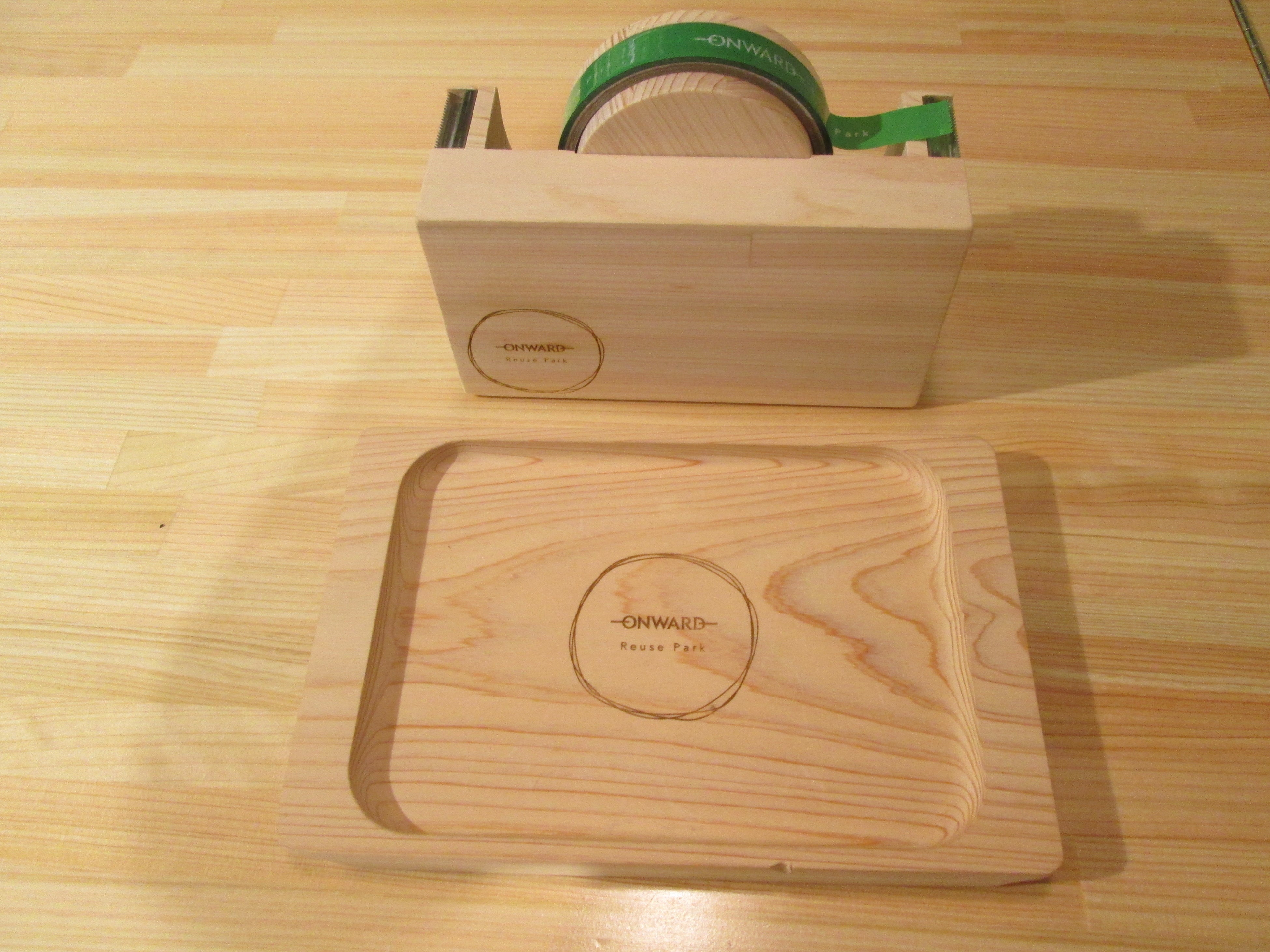 高知県産の間伐材を使用した文房具