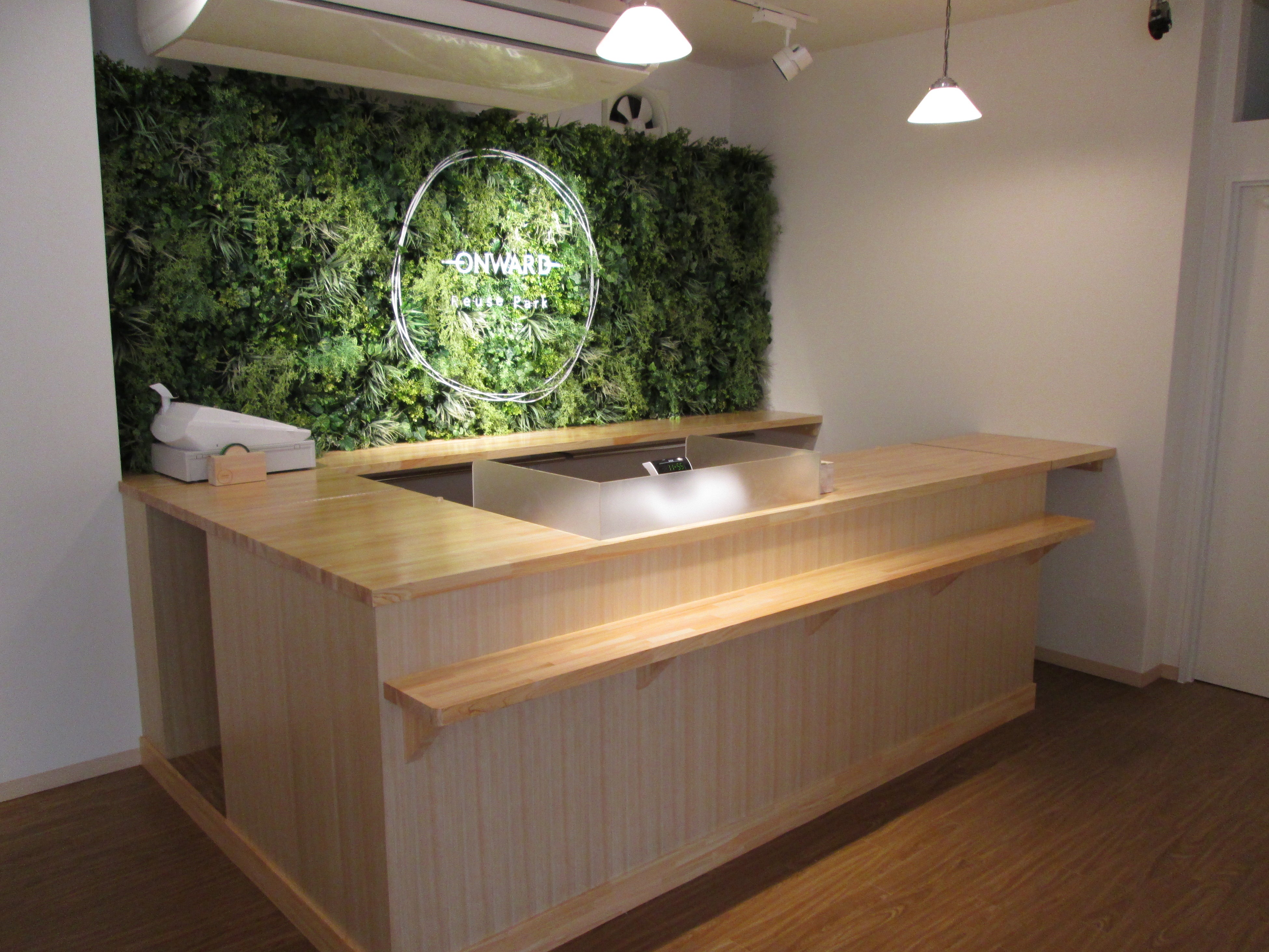 高知県産の間伐材を使用した