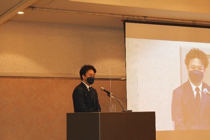 　　　　　　　　　　　　　　　　　　　　　　（贈呈式の様子）