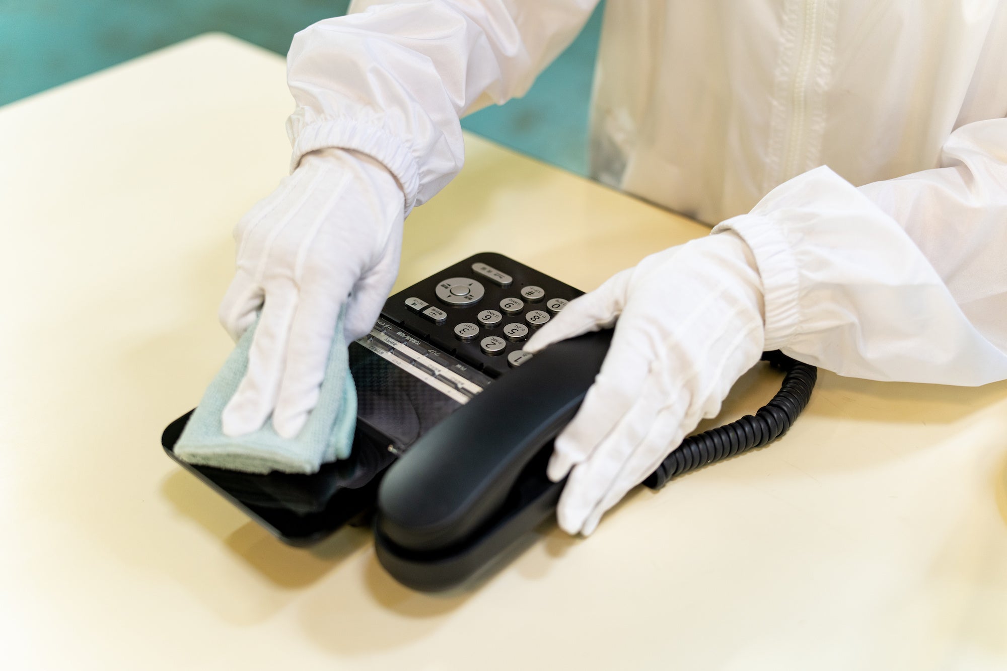 ②コーティングする前に清掃