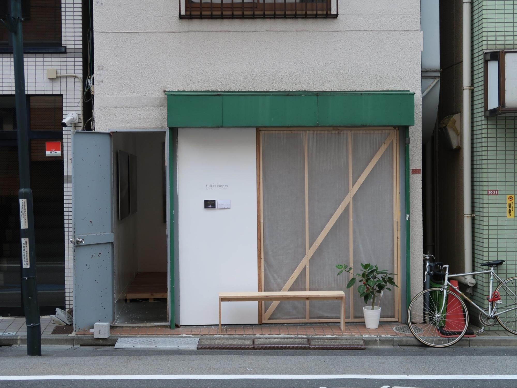 会場となるgallery full ⇔ empty