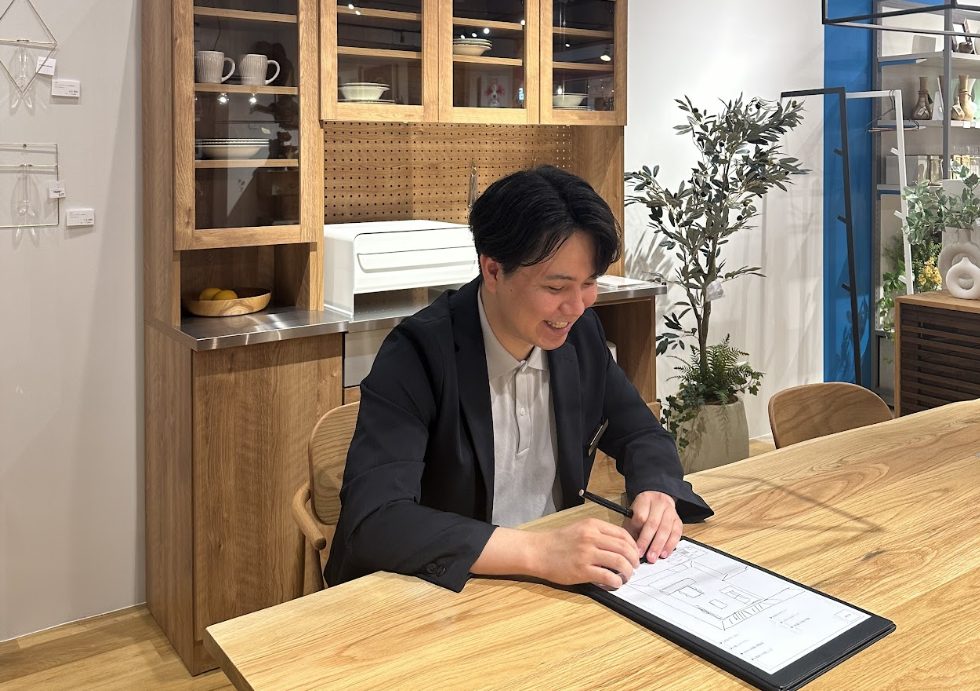 LIVING HOUSE. イオンモール太田店 店長　今井