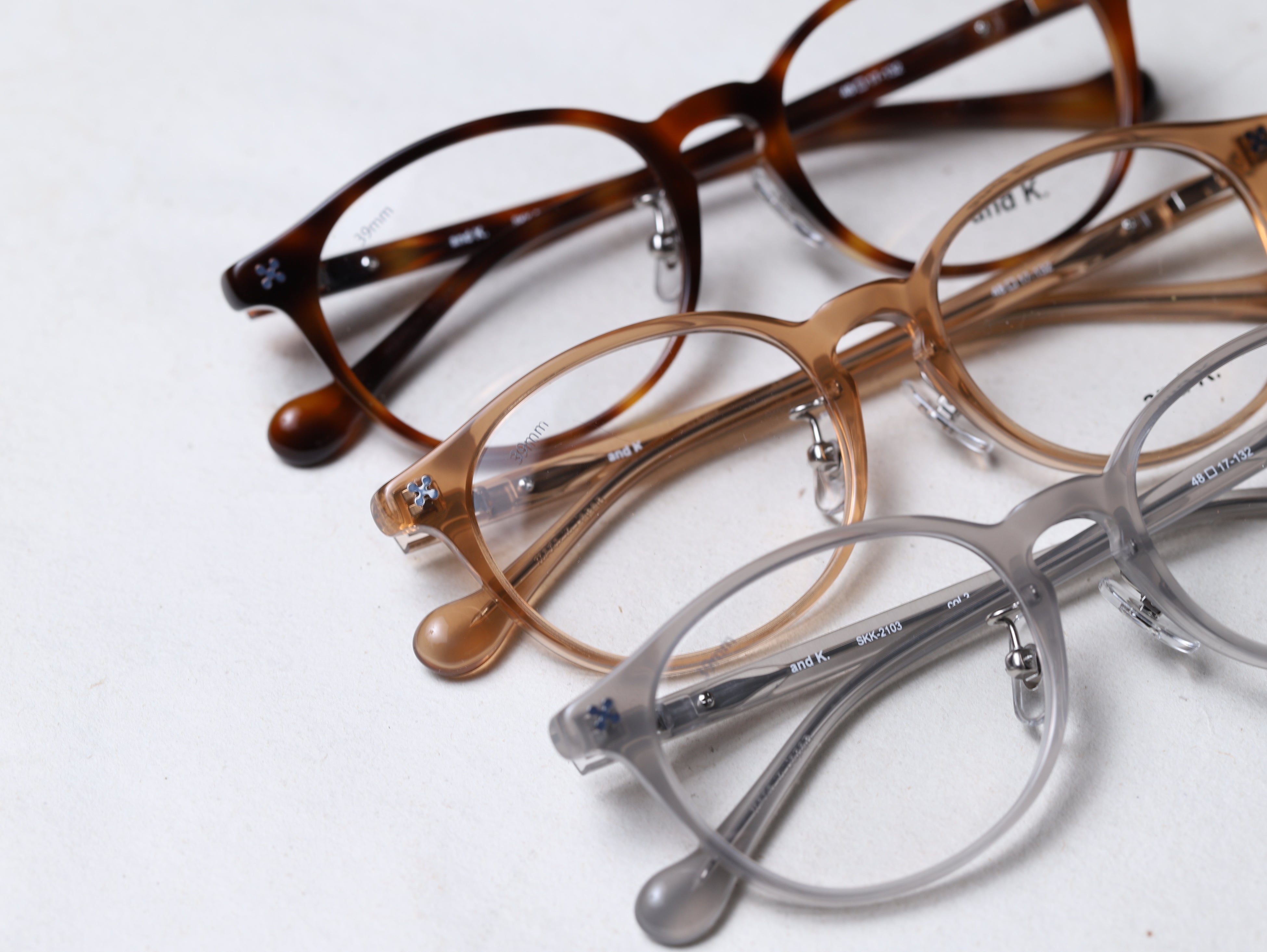 SKK-2103　ボスリントン　デミ（写真上）、グレー（中）、ブラウン（下）