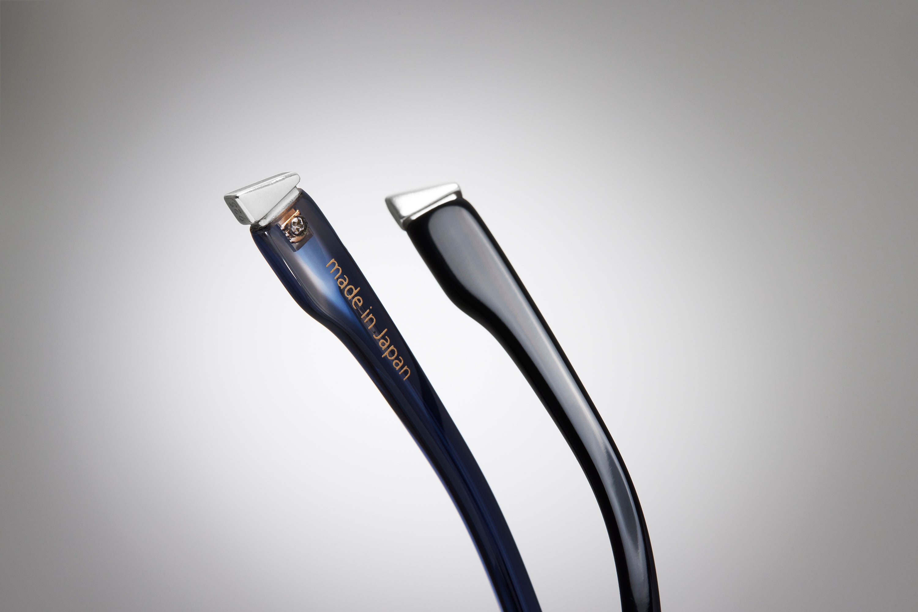 テンプルエンドのメタルパーツ