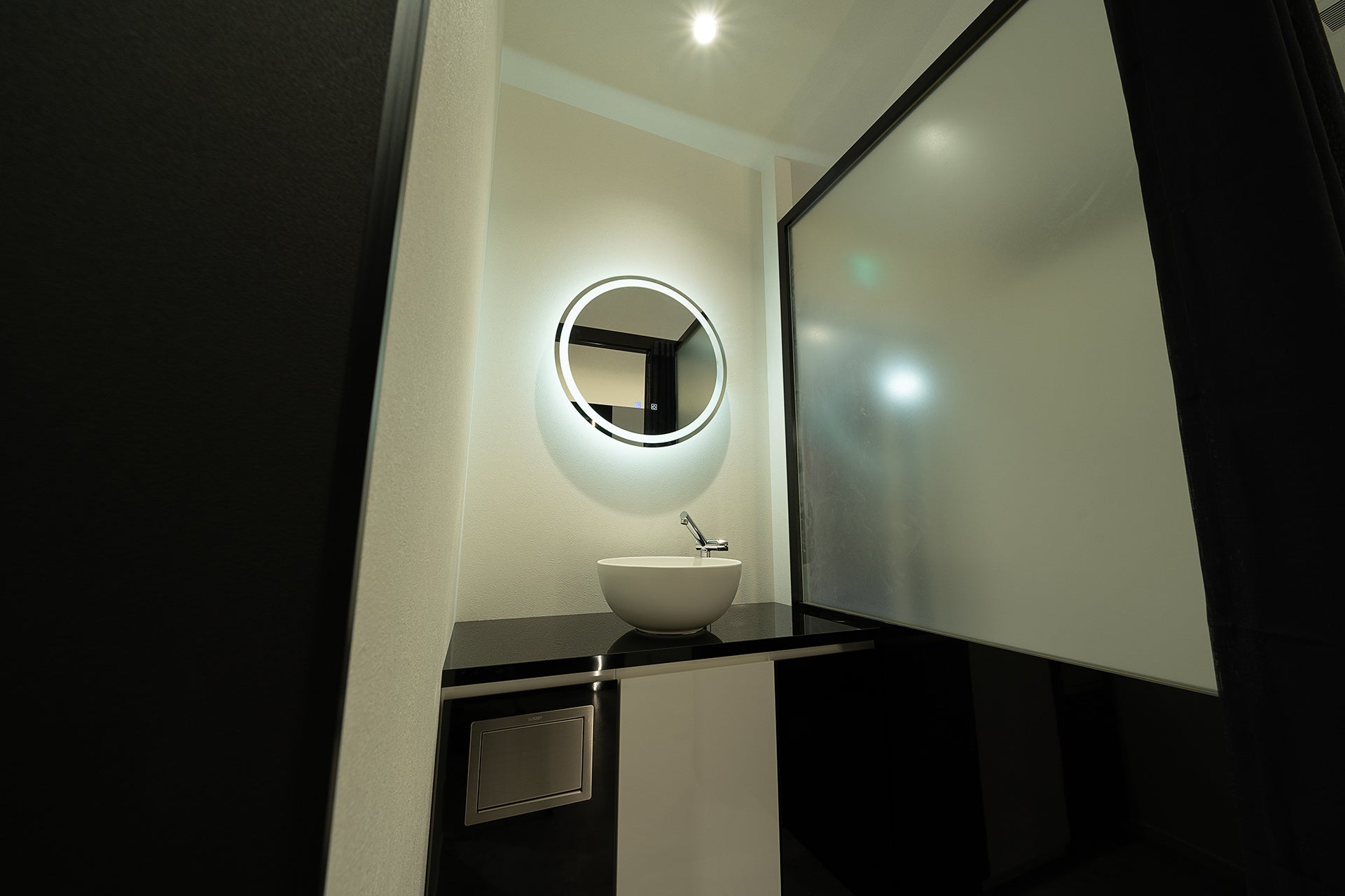 お洒落なパウダールームも完備