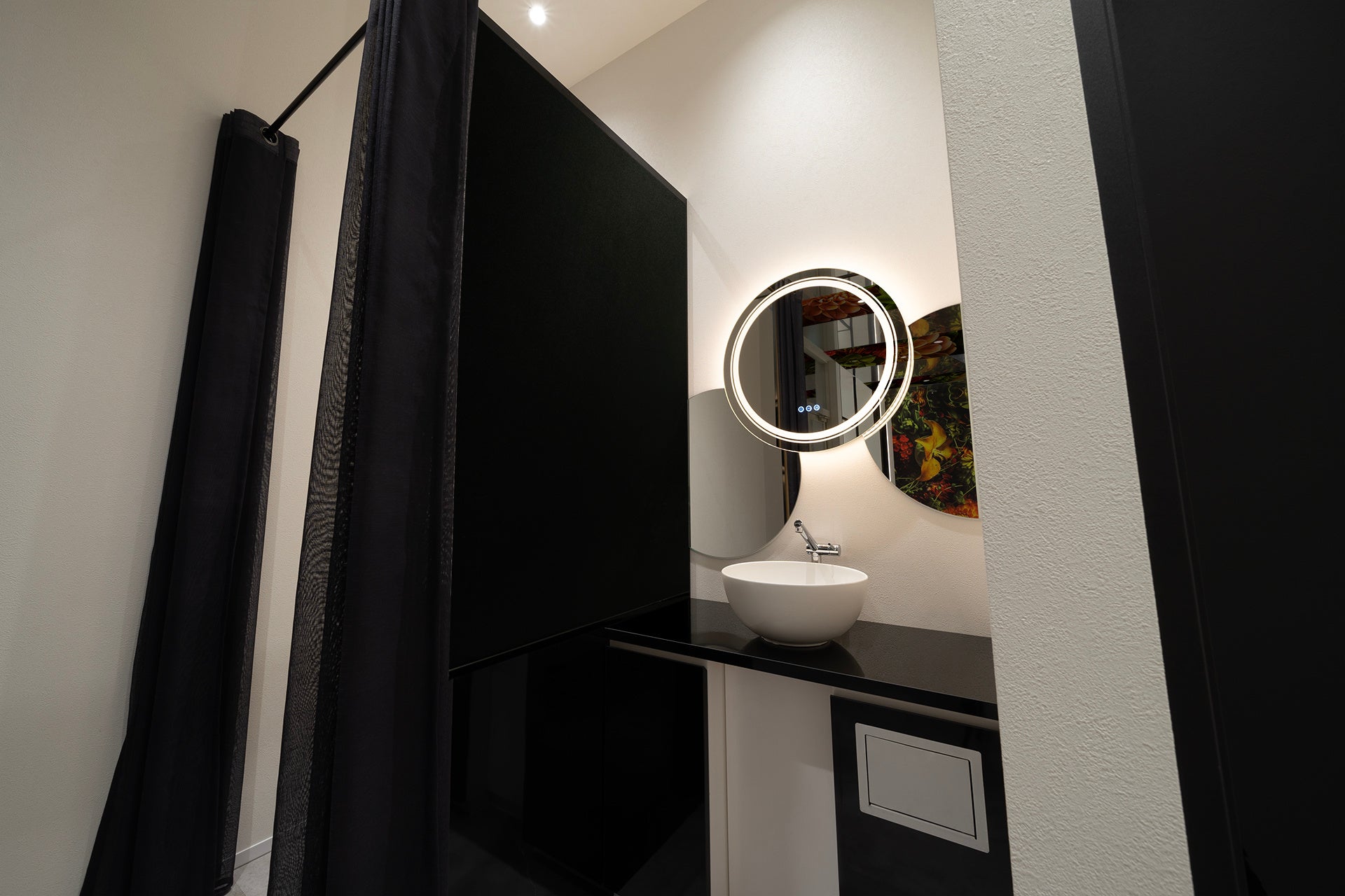 お洒落なパウダースペースも完備