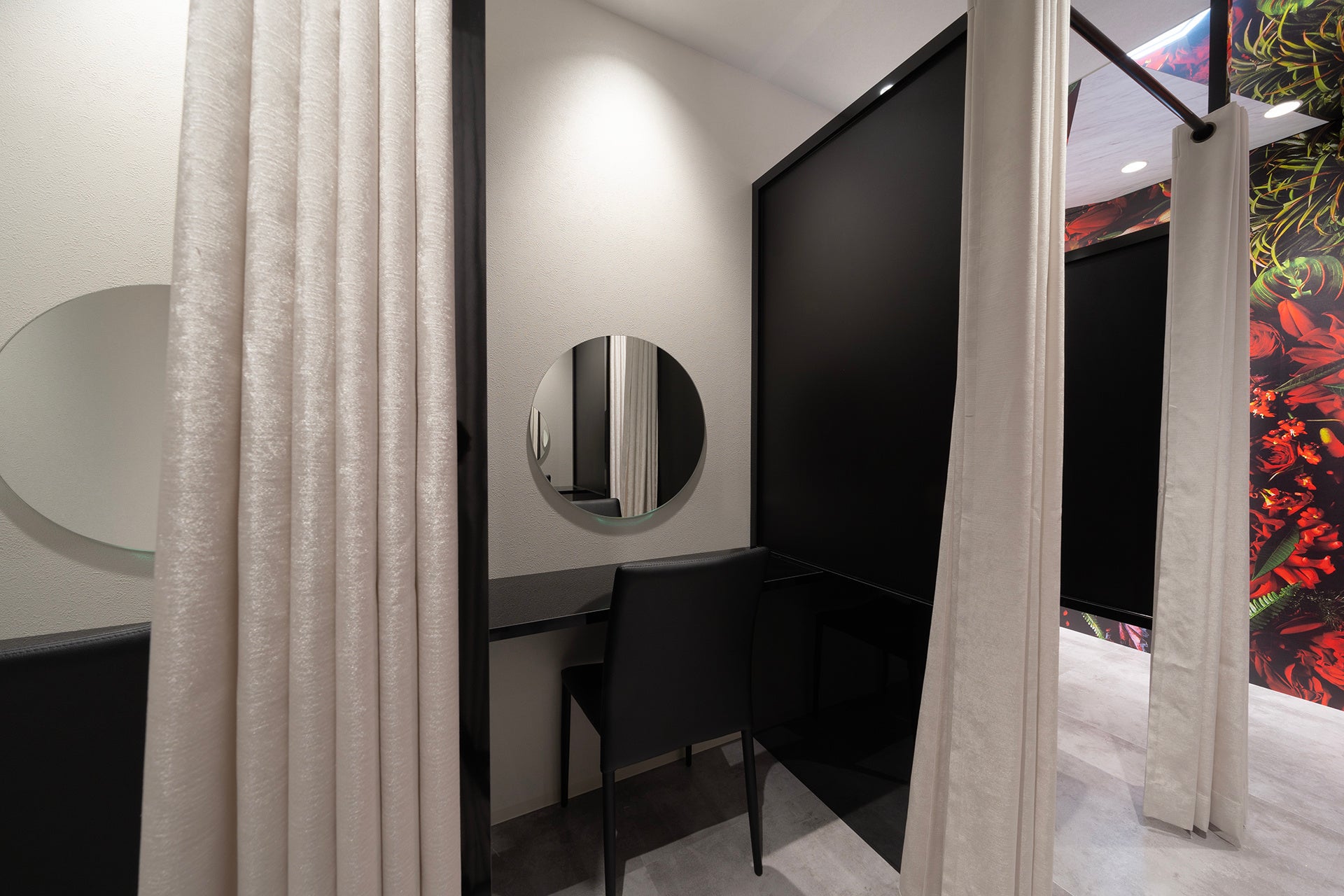 プライバシー保護に配慮した個室待合室