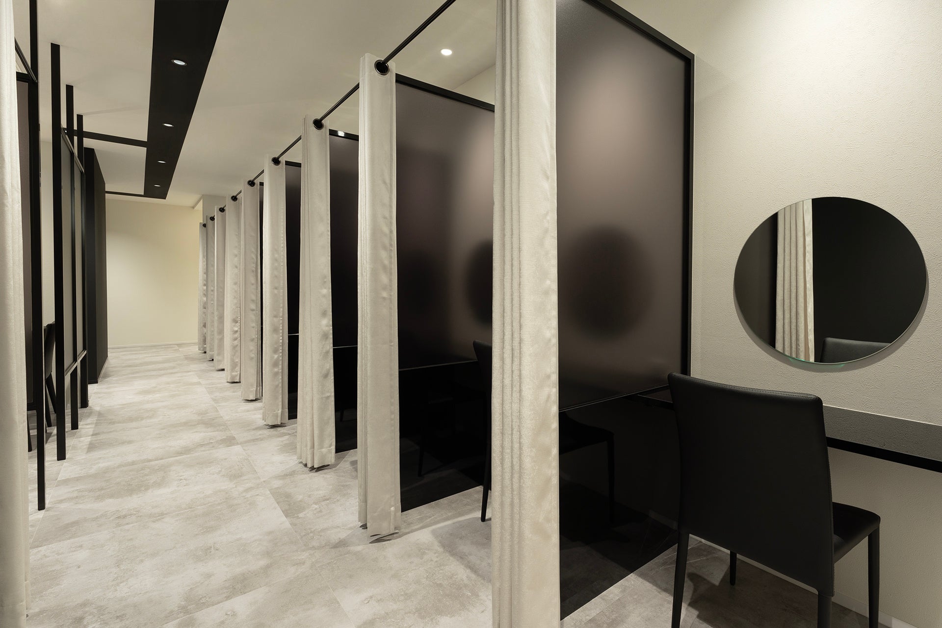 人気の個室待合室も多数ご用意